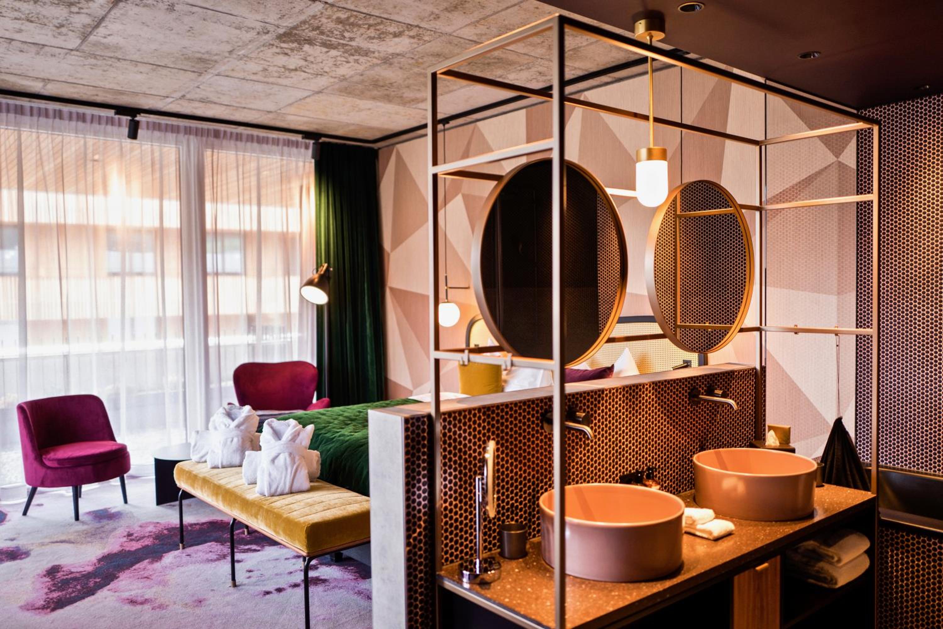 Deluxe King Room photo 3