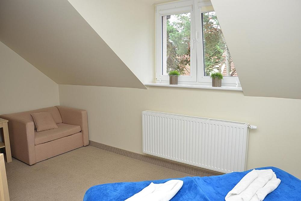 Deluxe Double Room (2 Adults + 1 Child) - Photo 4