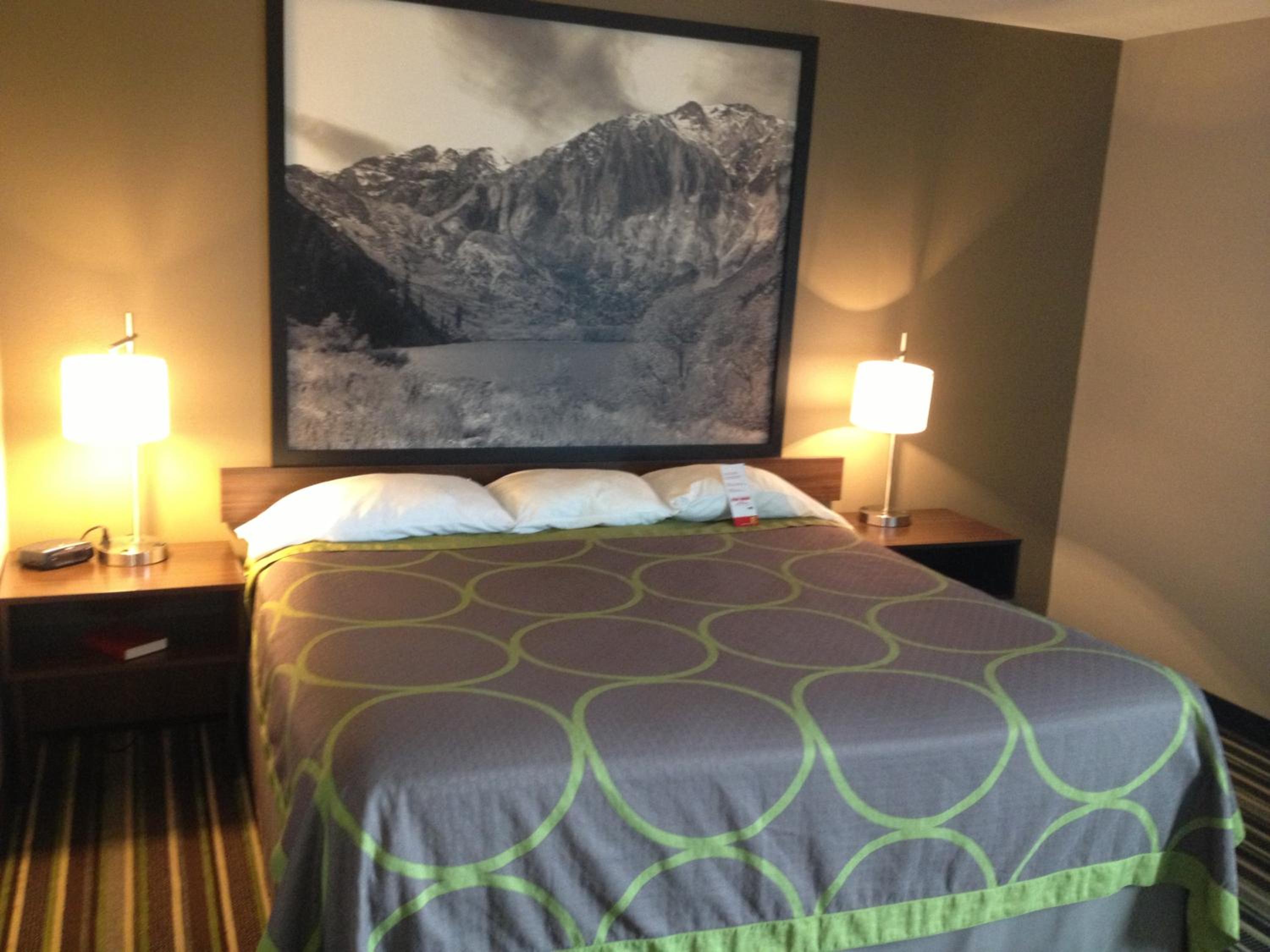 Deluxe Queen Room - Non-Smoking - Photo 2