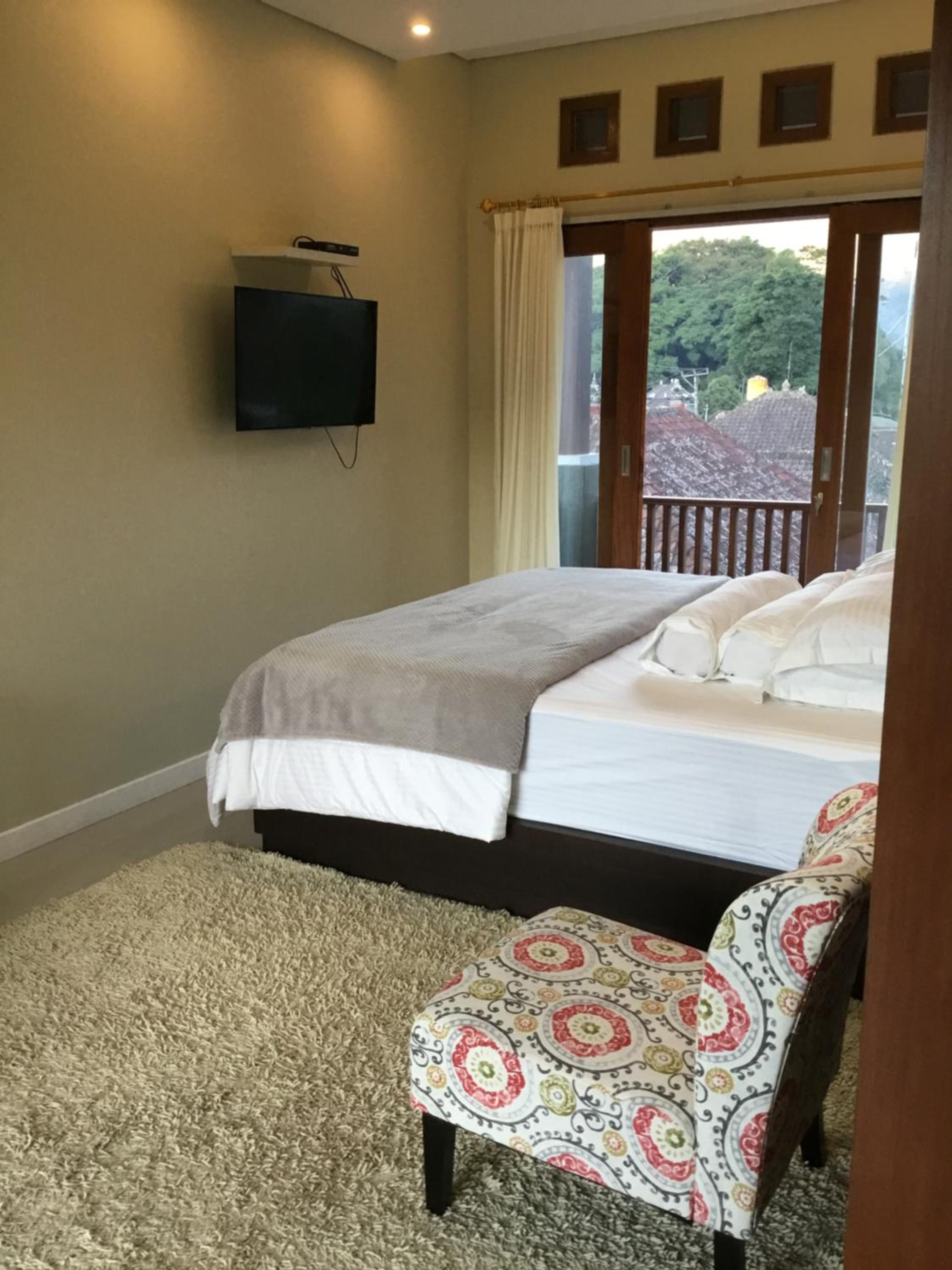 King Room with Lake View - Photo 31