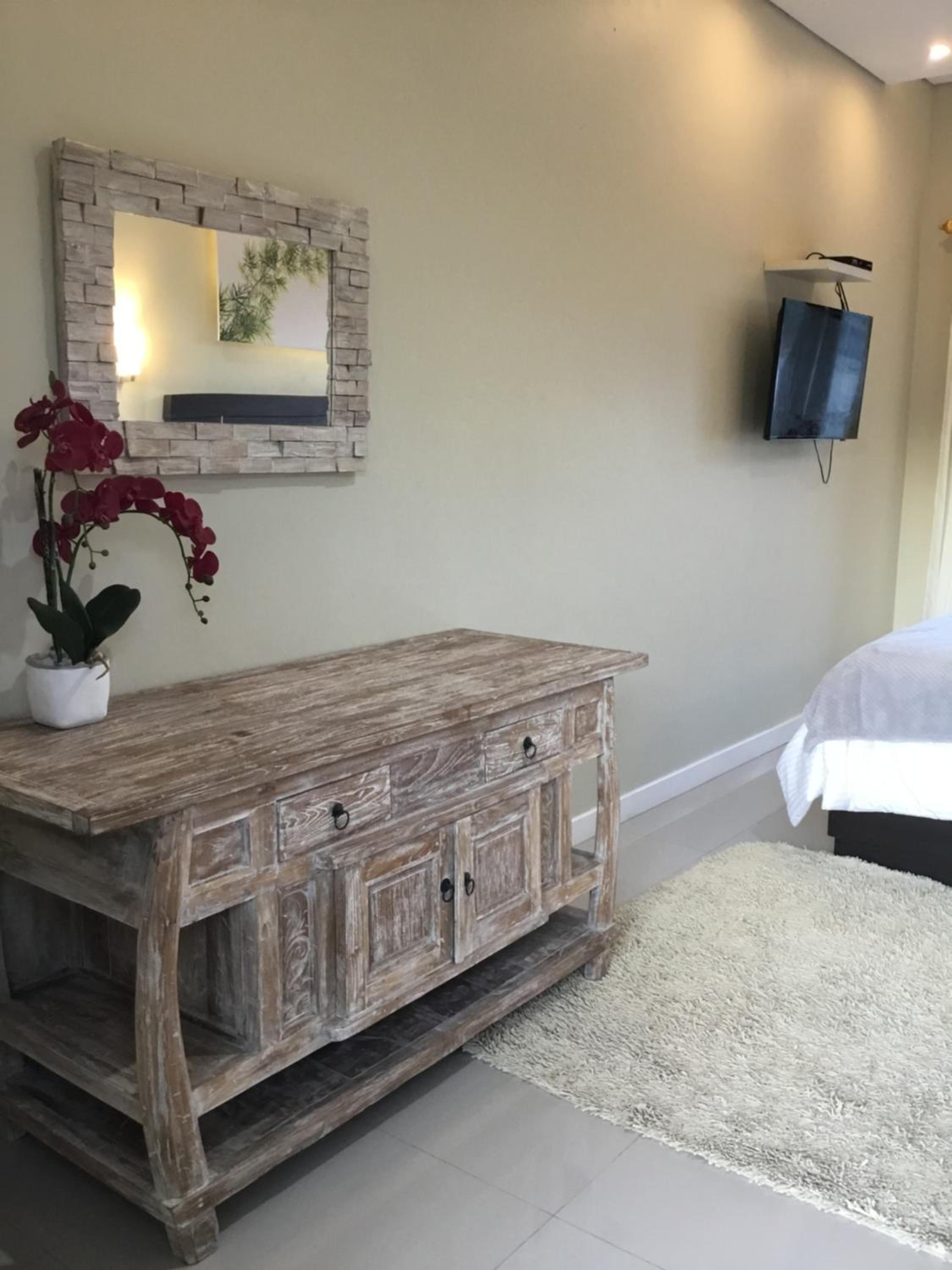 King Room with Lake View - Photo 25