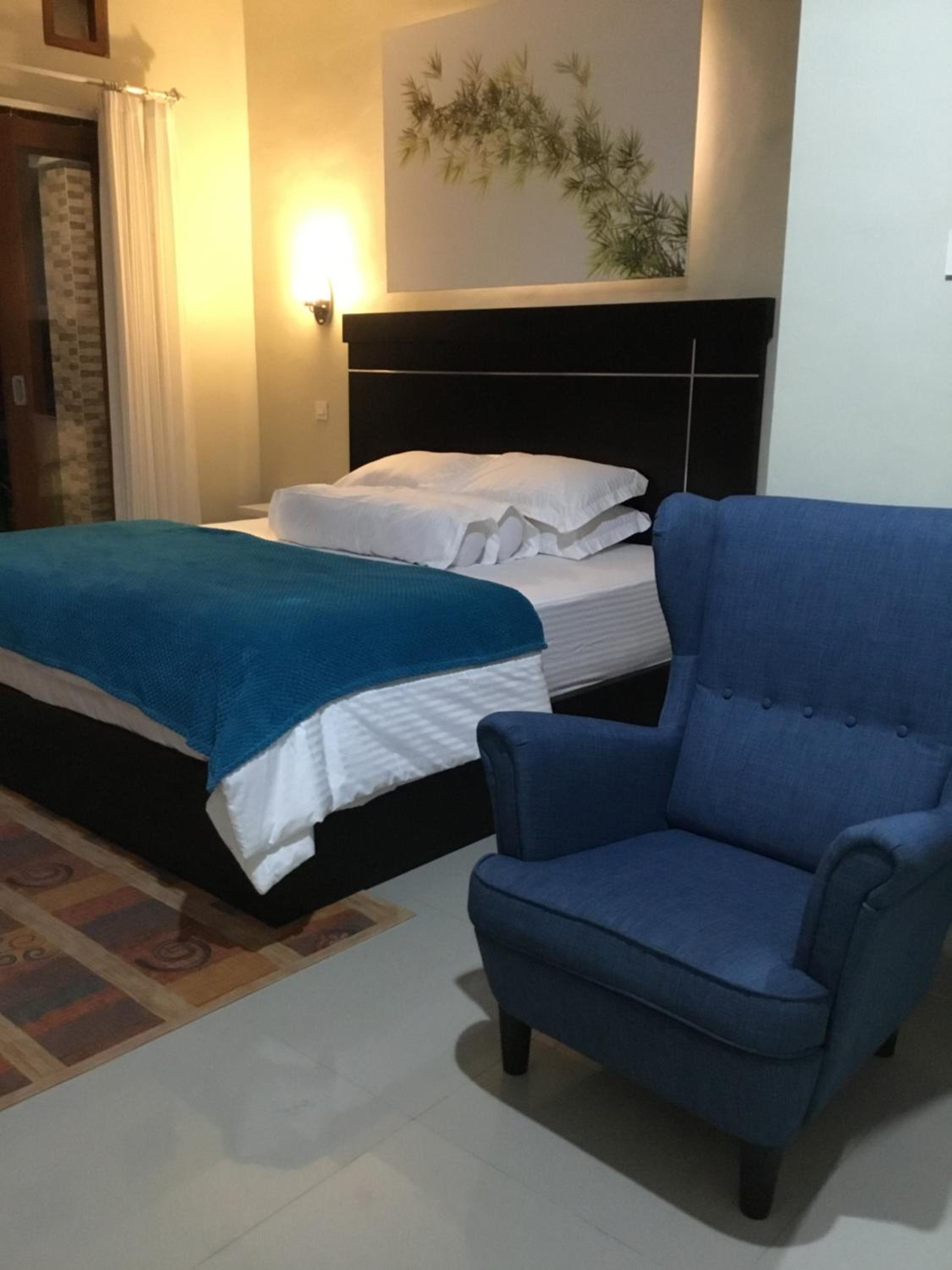 Deluxe Double Room with Balcony - Photo 22