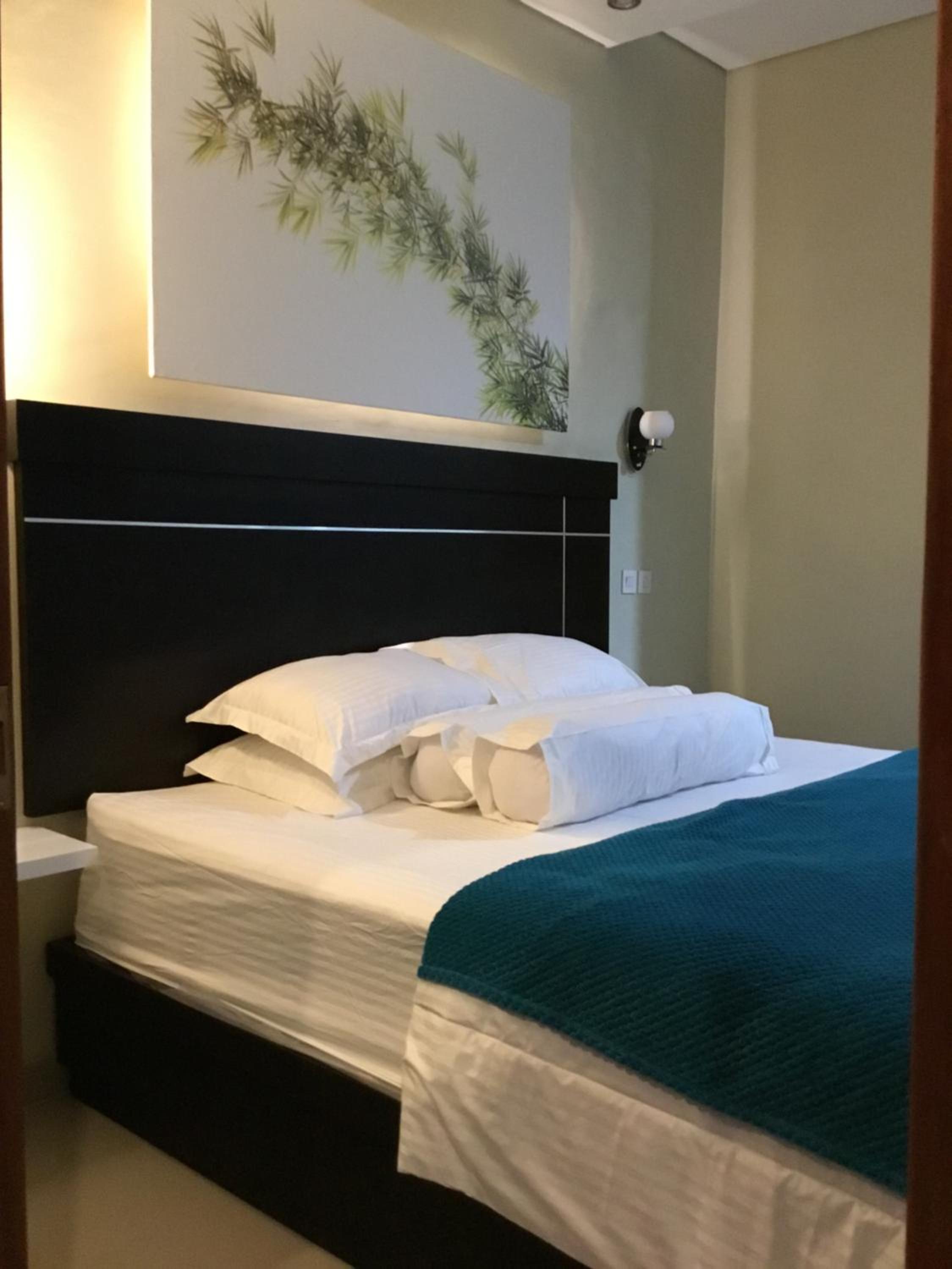 Deluxe Double Room with Balcony - Photo 25