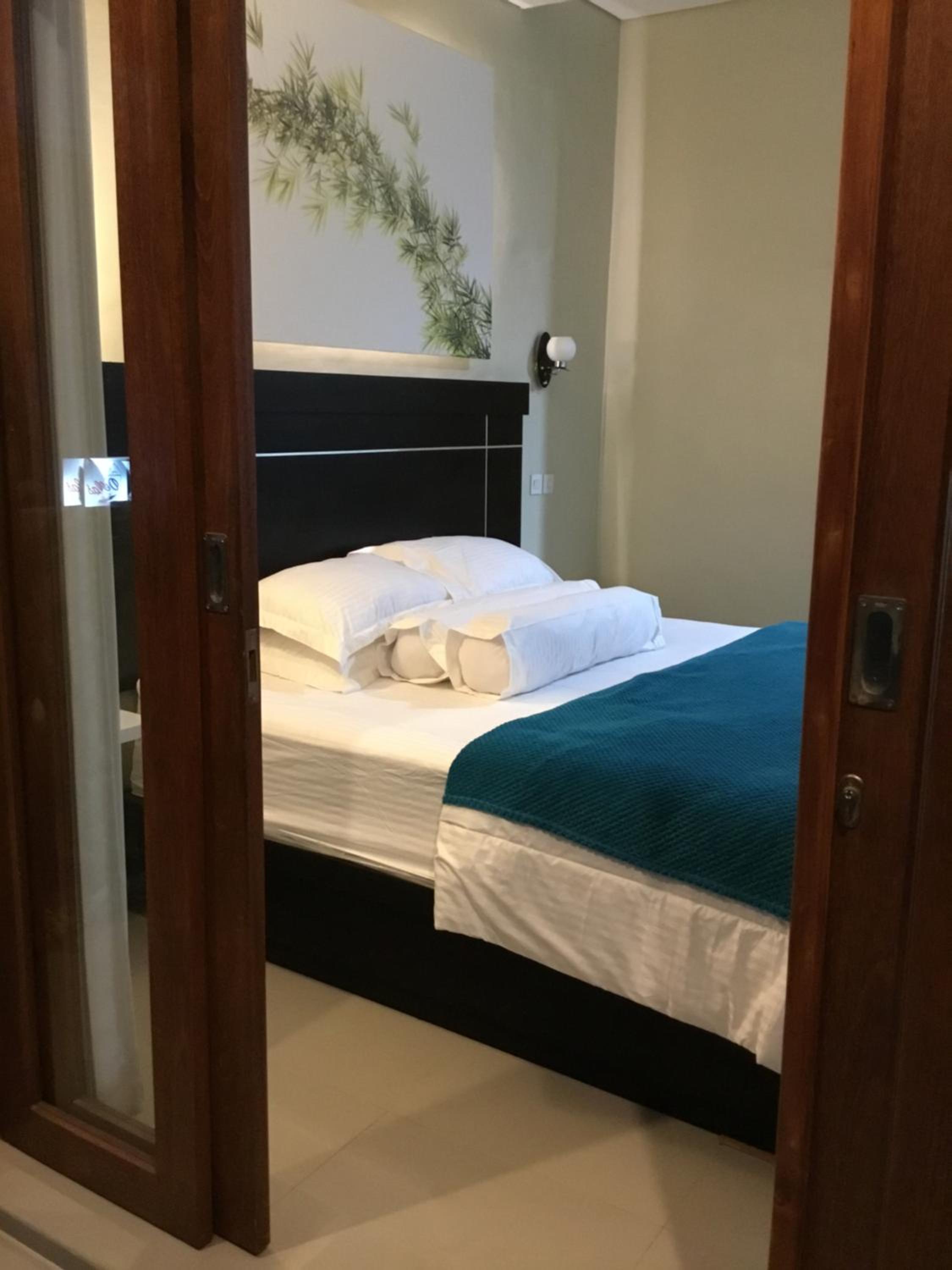 Deluxe Double Room with Balcony - Photo 26