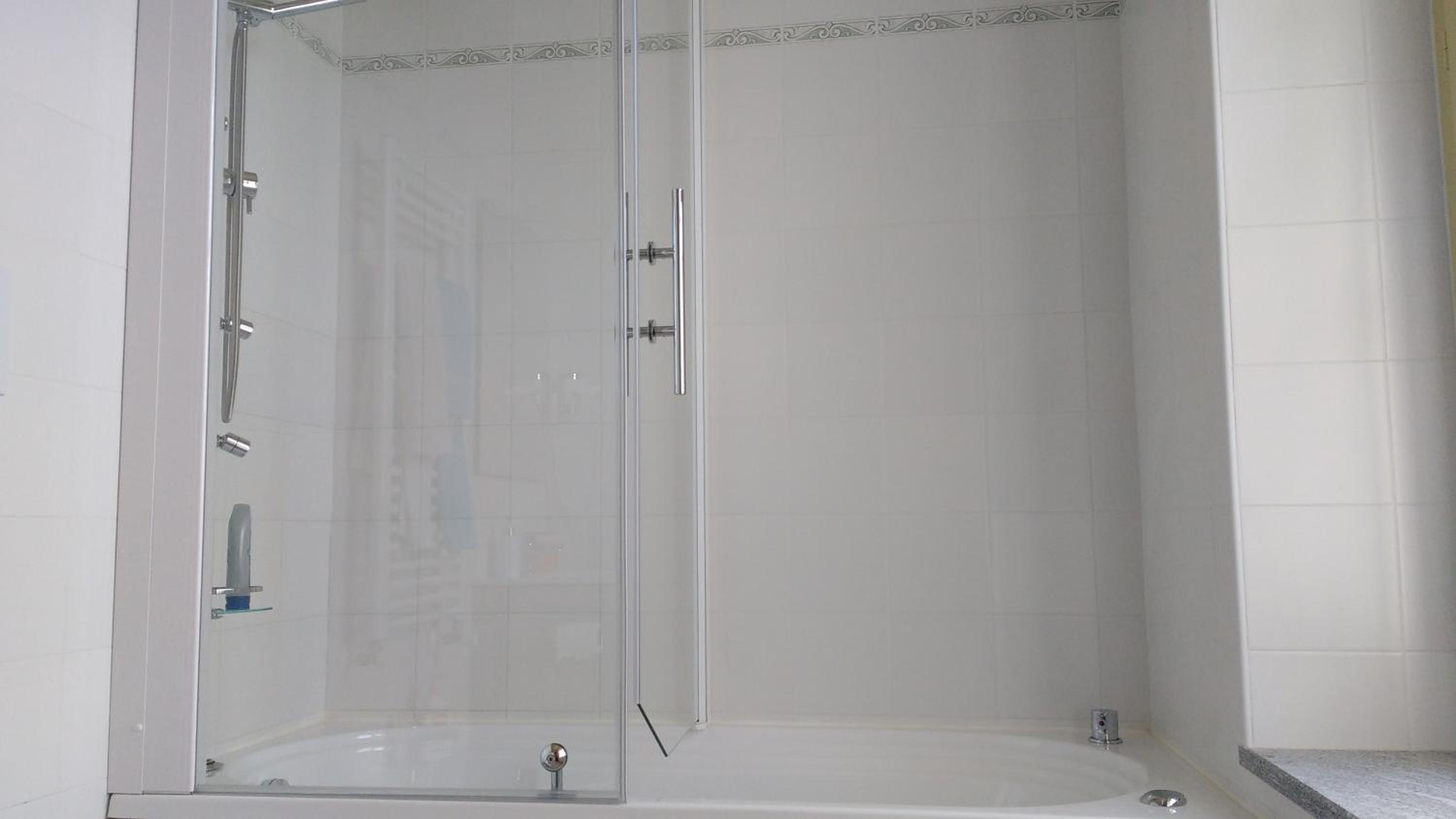 Double Room with Spa Bath - Photo 7