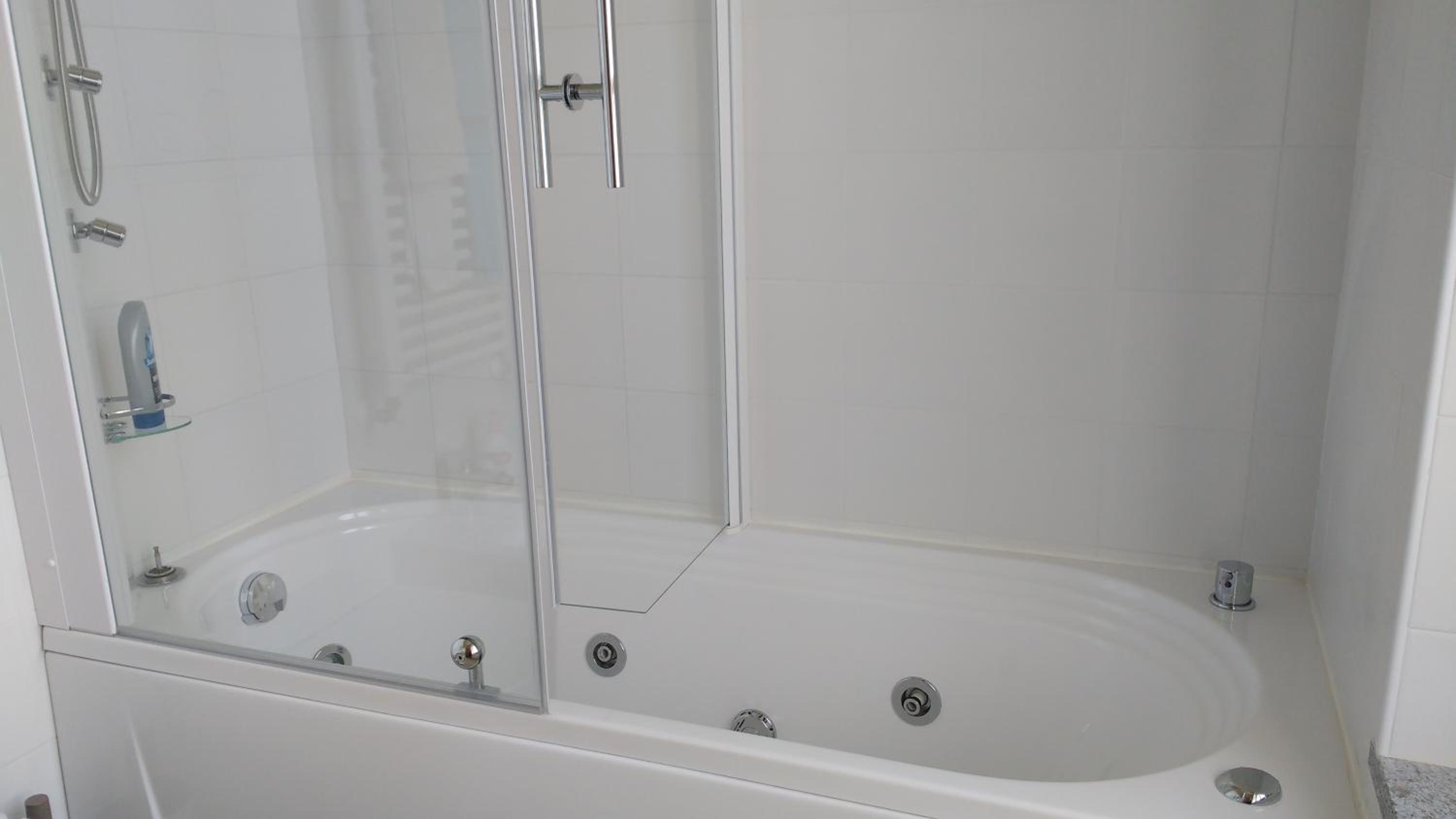 Double Room with Spa Bath - Photo 6
