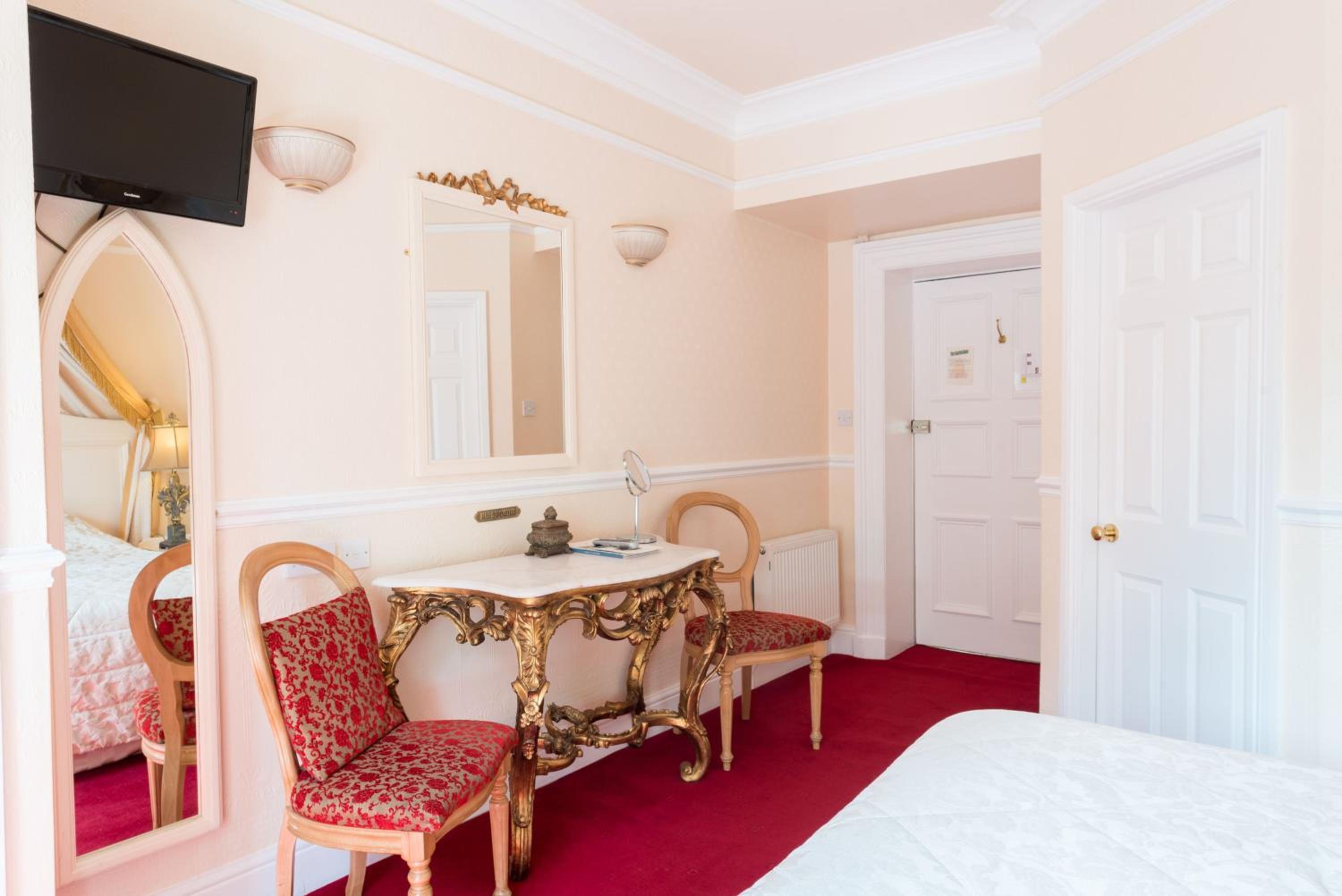 Classic Double or Twin Room - Photo 1