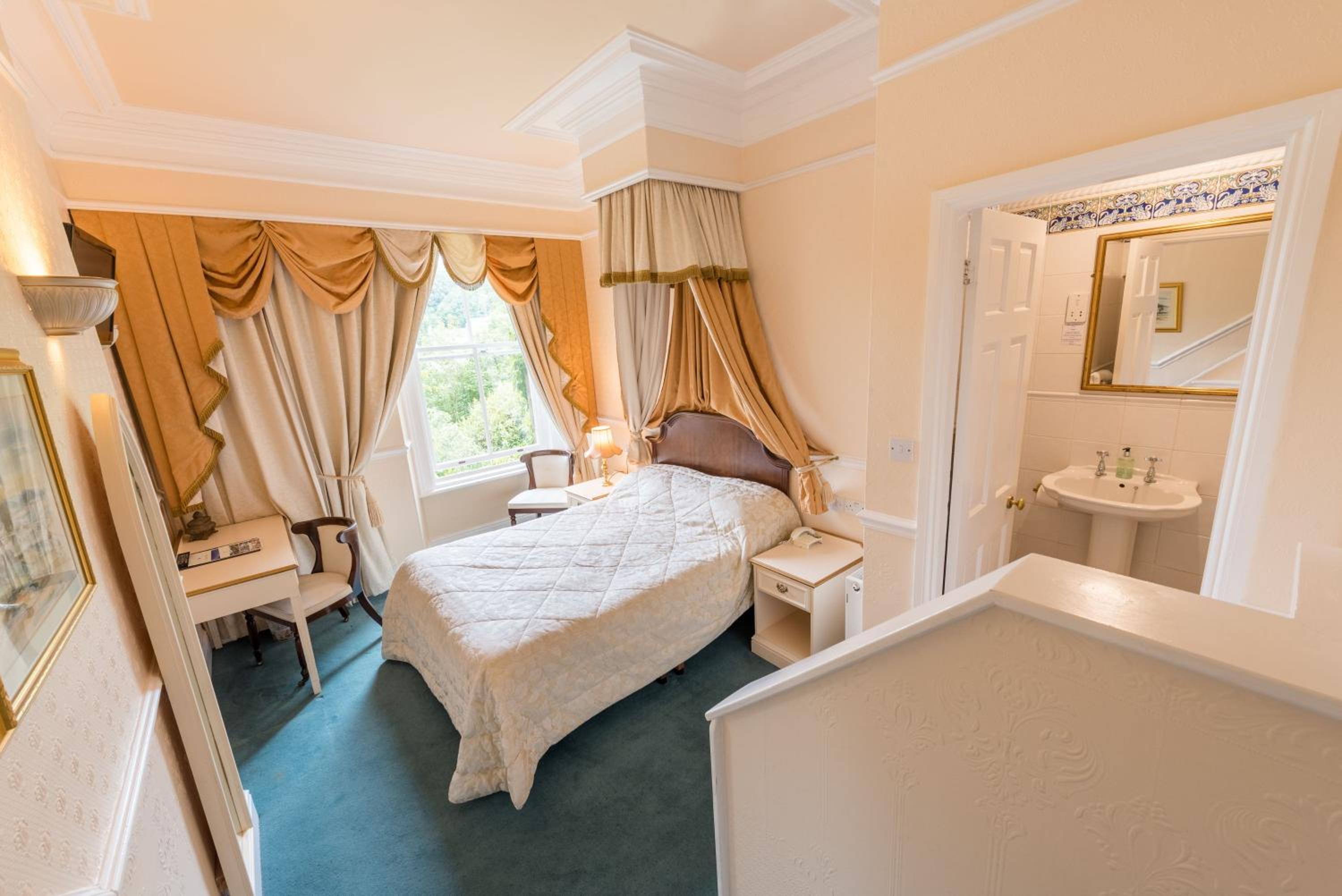 Classic Double or Twin Room - Photo 3
