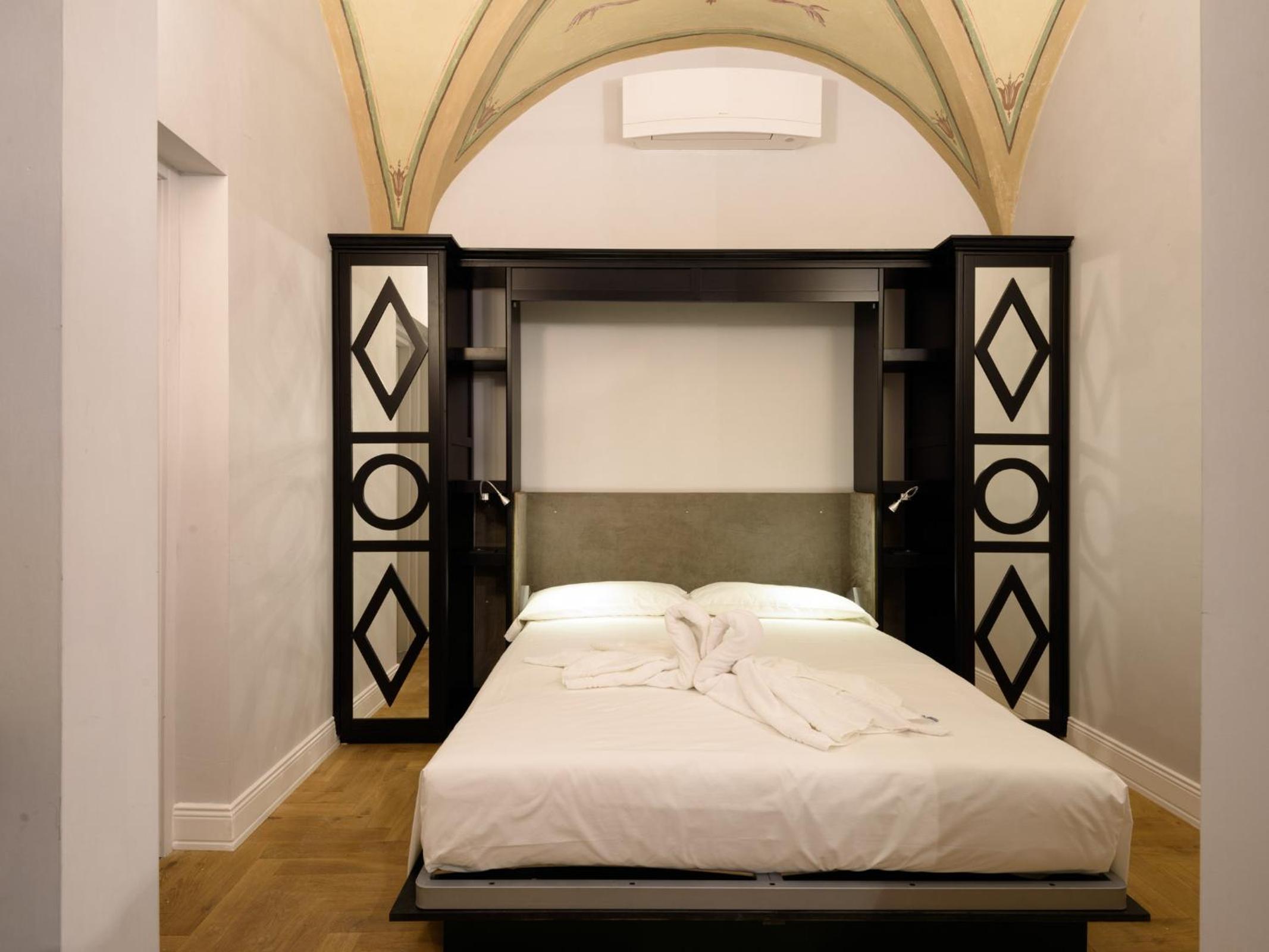 Suite with Terrace photo 3