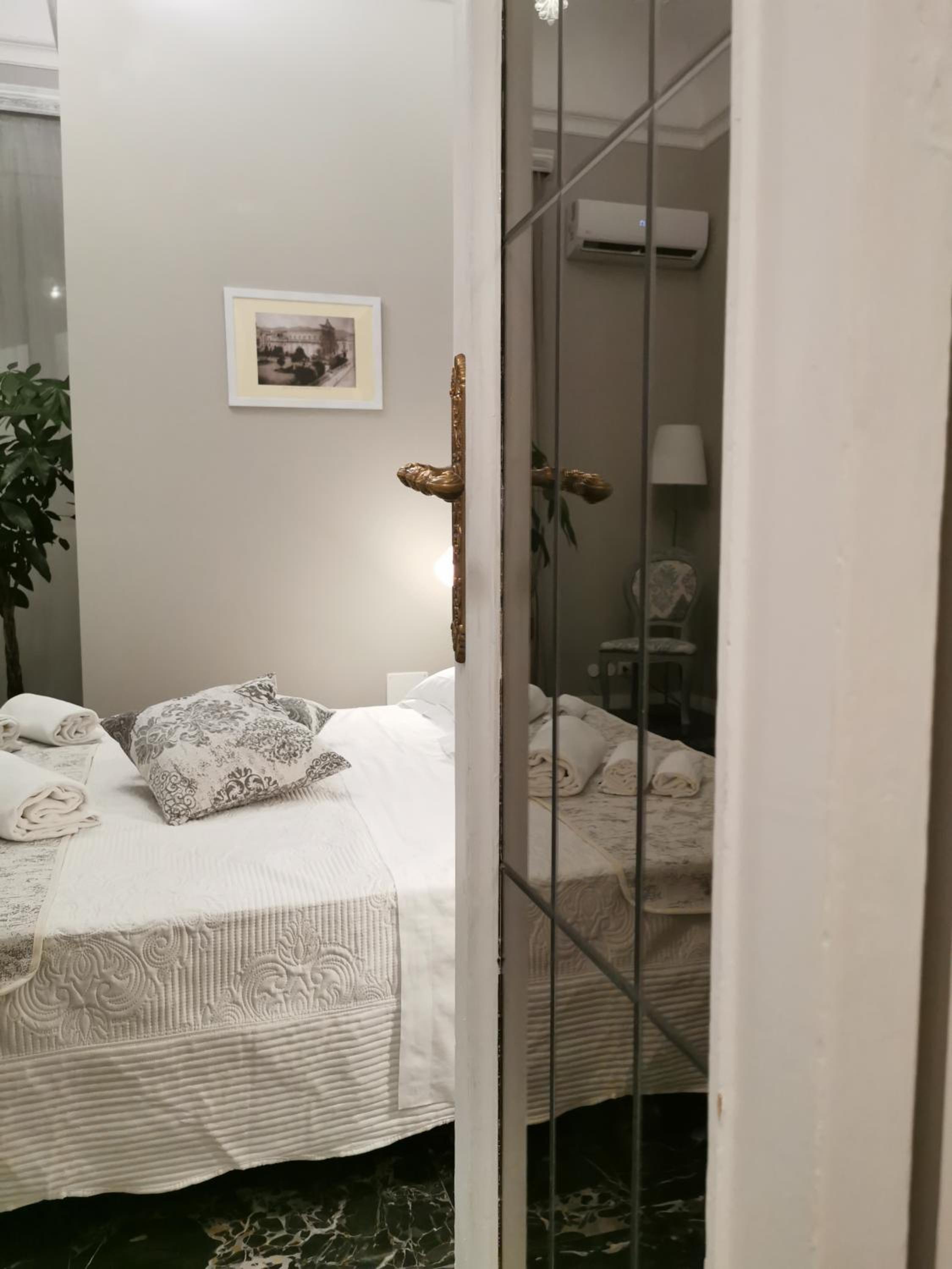 Double Room - Photo 4