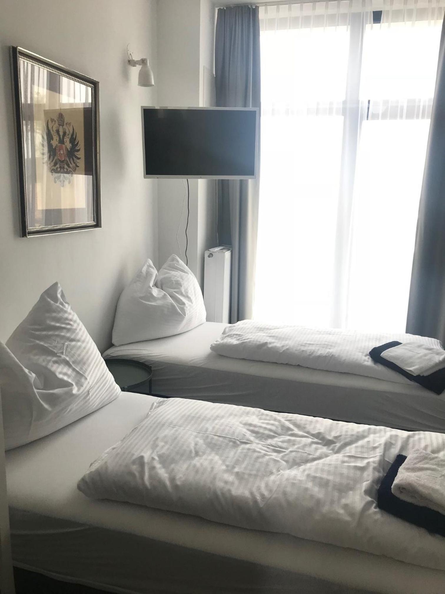 Studio Apartment photo 1