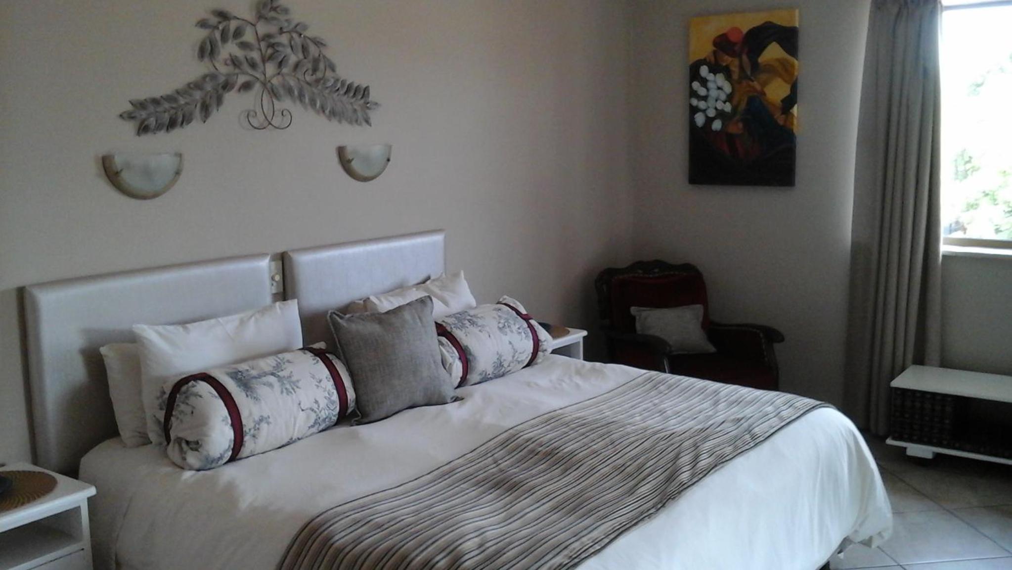 King Room with Balcony - Photo 1