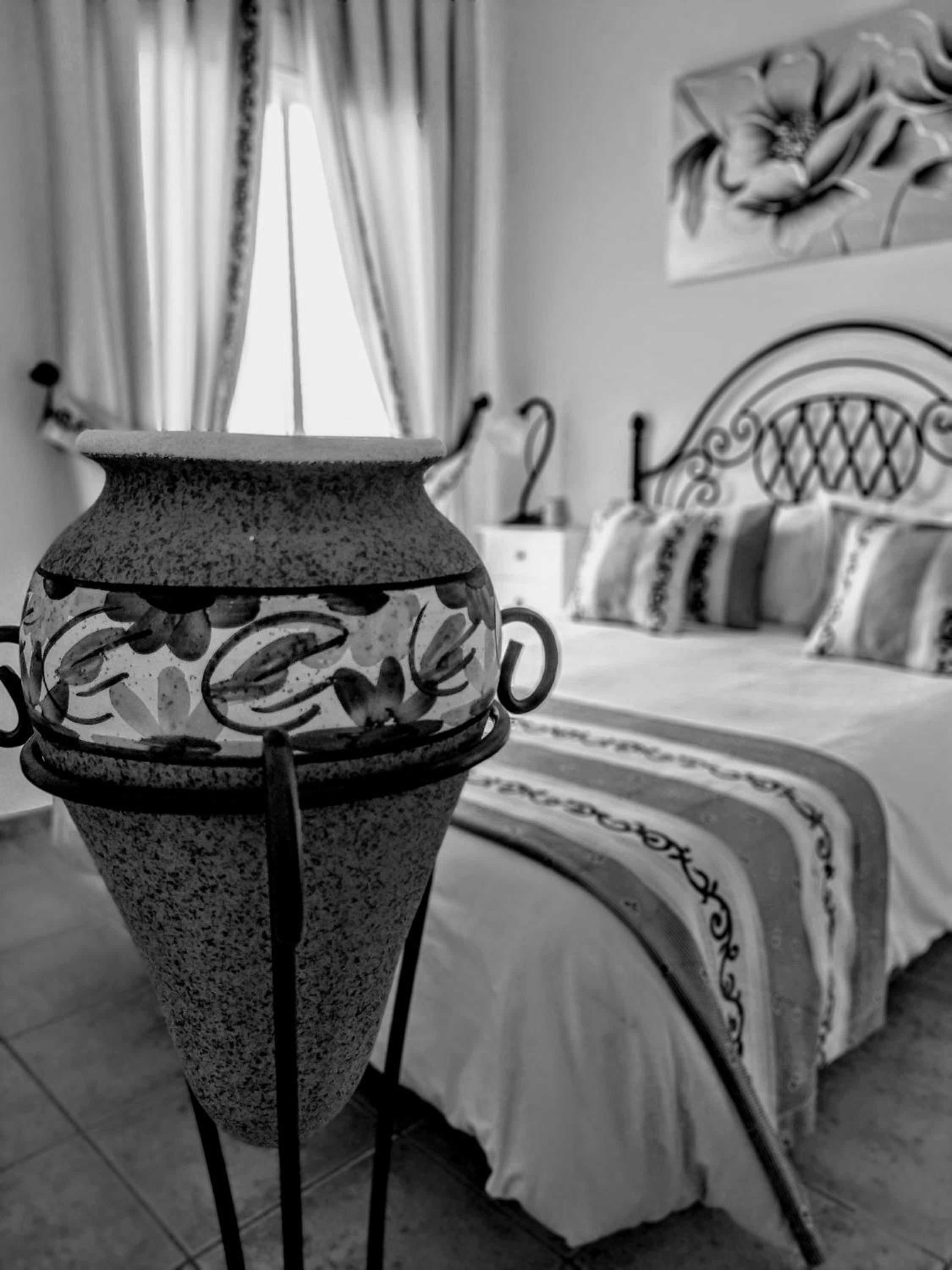 Standard Double or Twin Room with Garden View - Photo 1