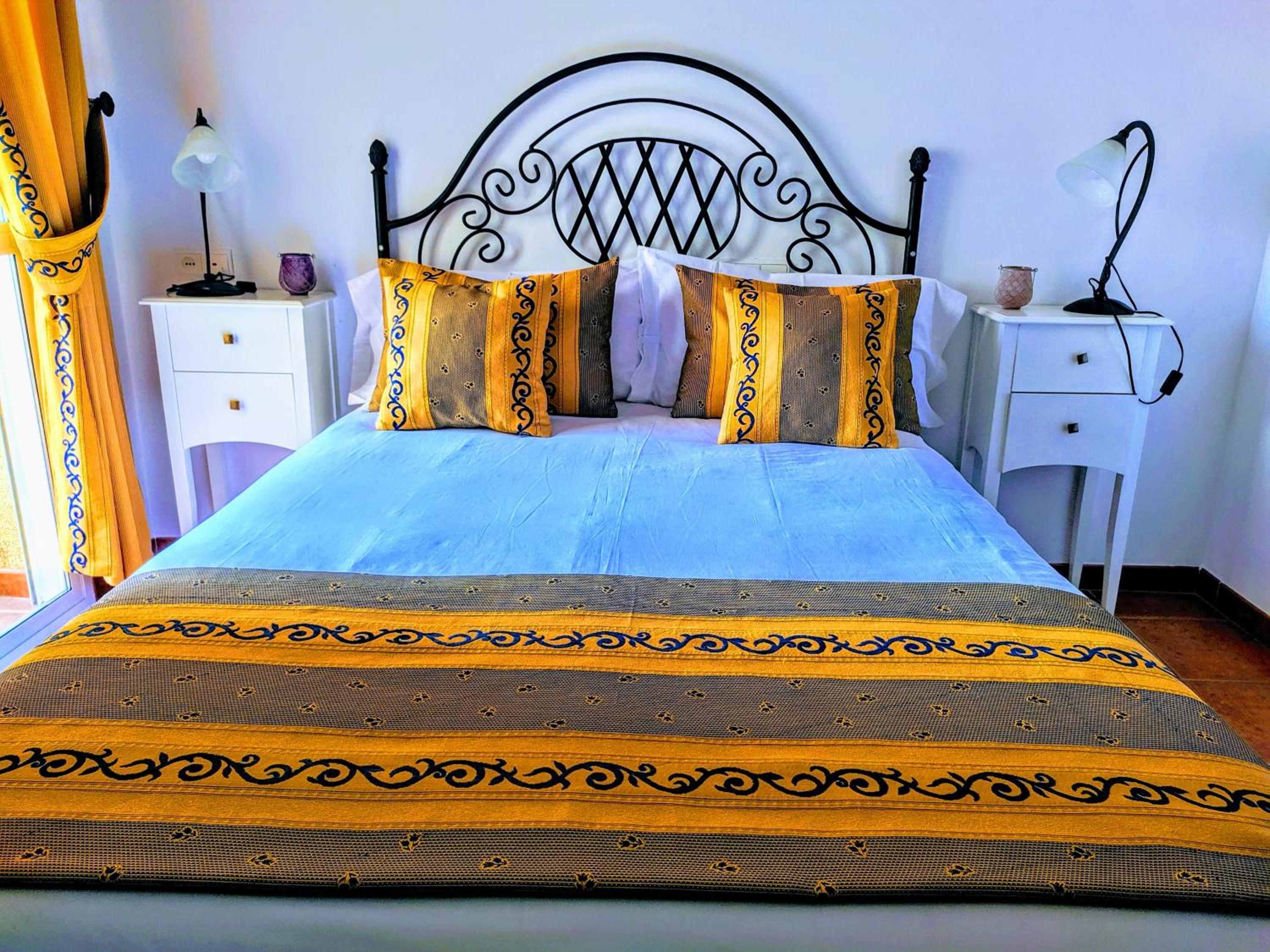 Standard Double or Twin Room with Garden View - Photo 10
