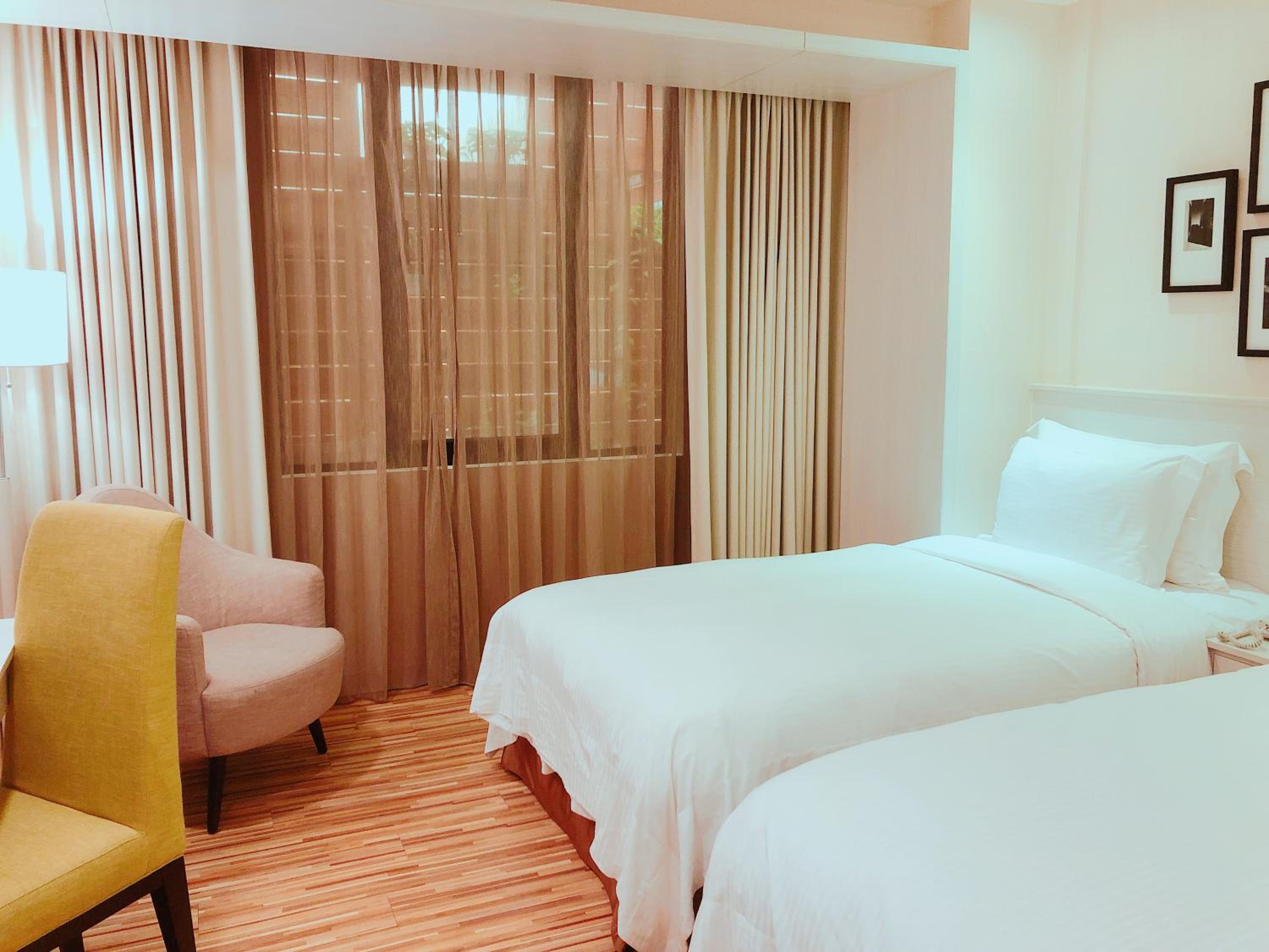 Business Twin Room photo 2
