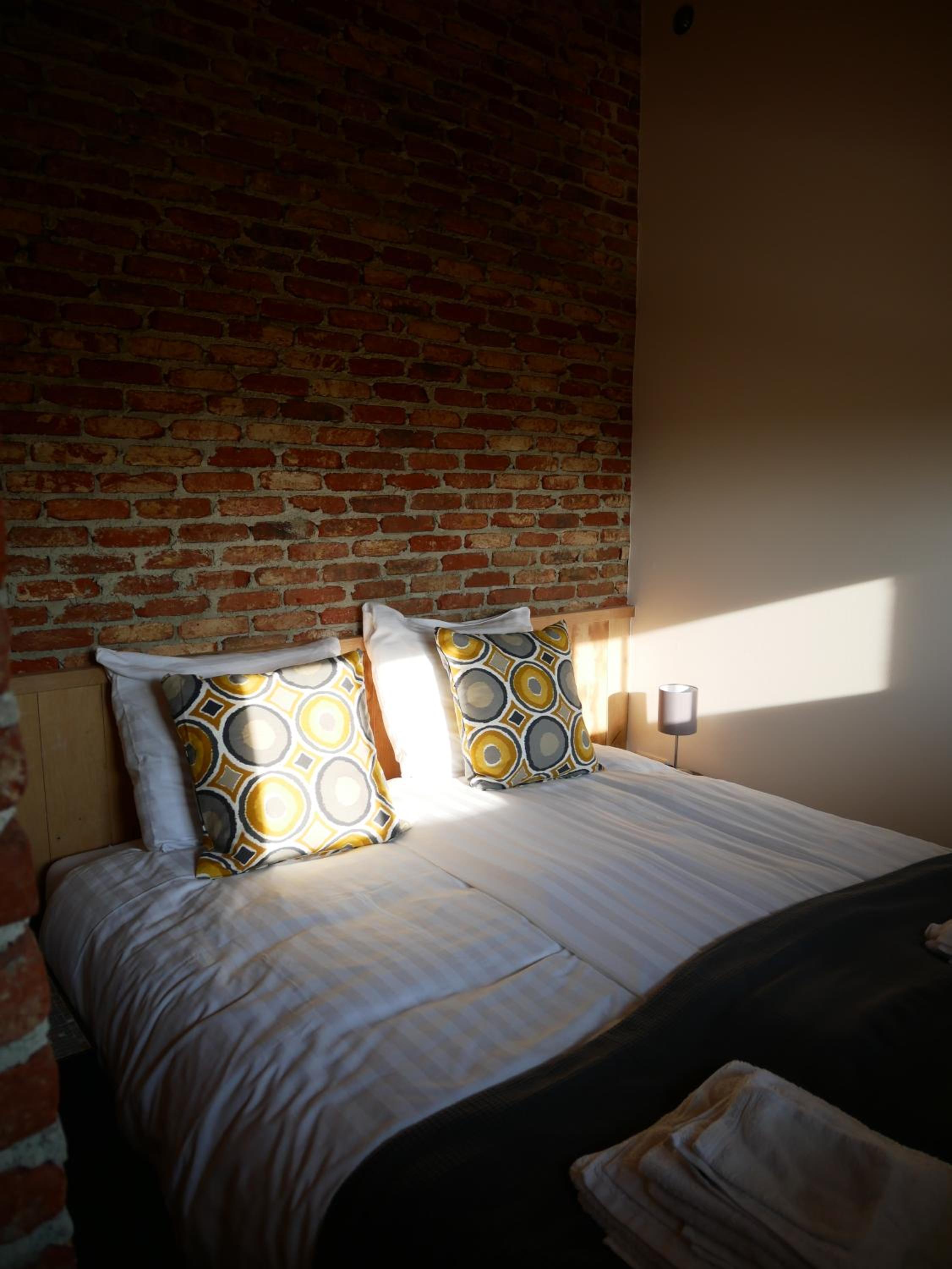 One-Bedroom House - Photo 6
