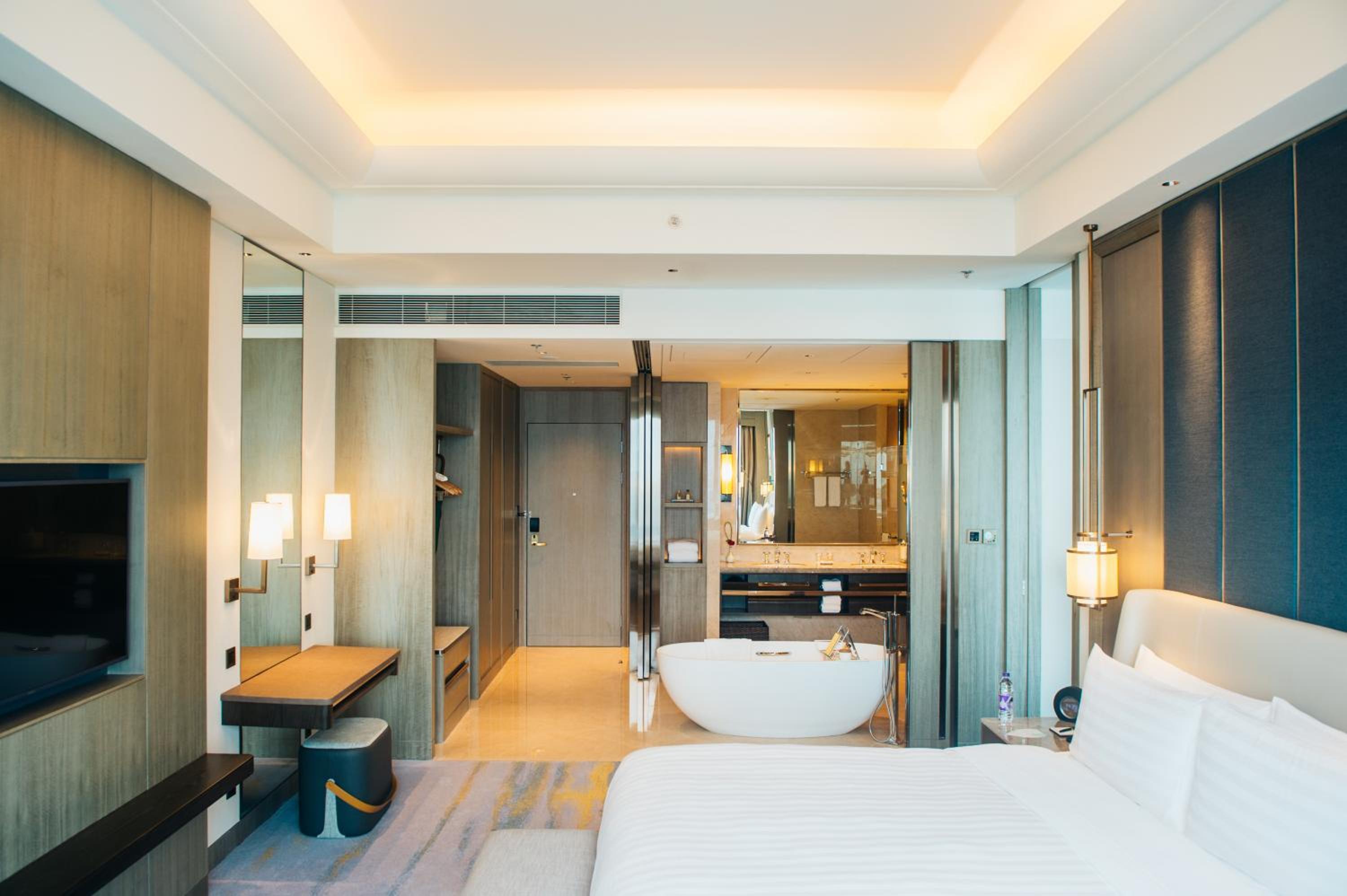 Premier King Room - Photo 1