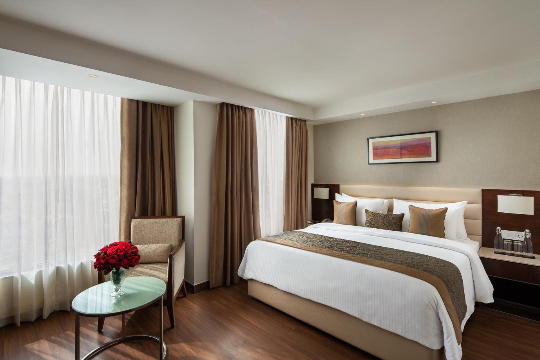 Suite Rooms with One Double Bed - Photo 3