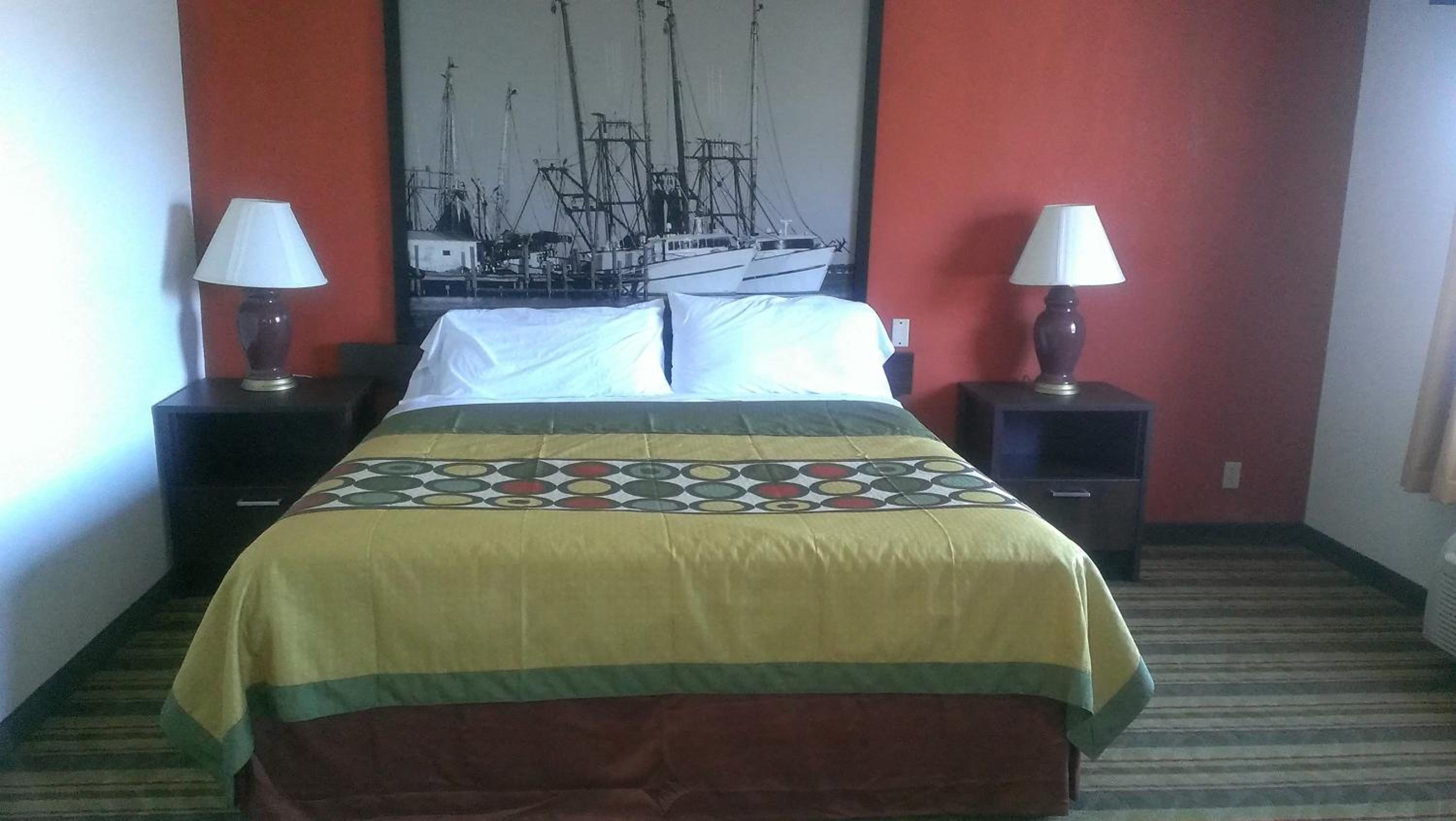King Room - Non-Smoking - Photo 1