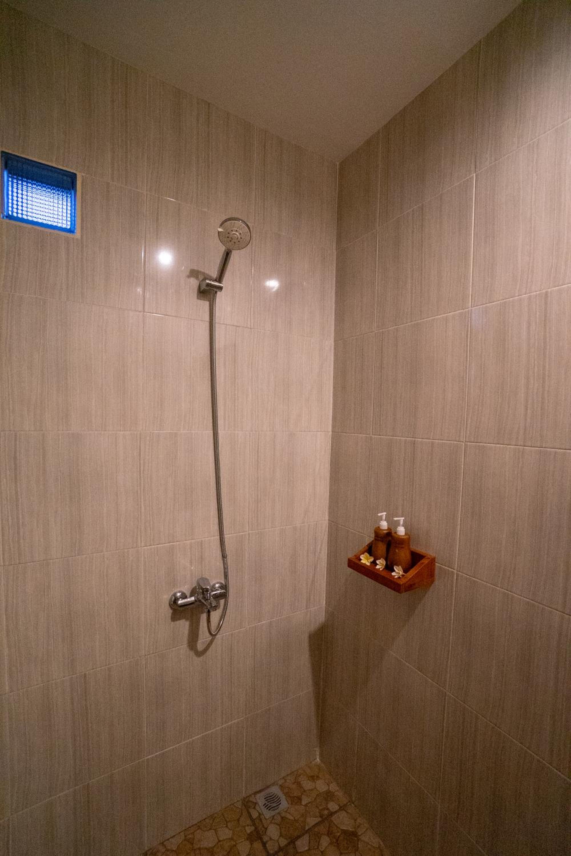 Double Room - Photo 13