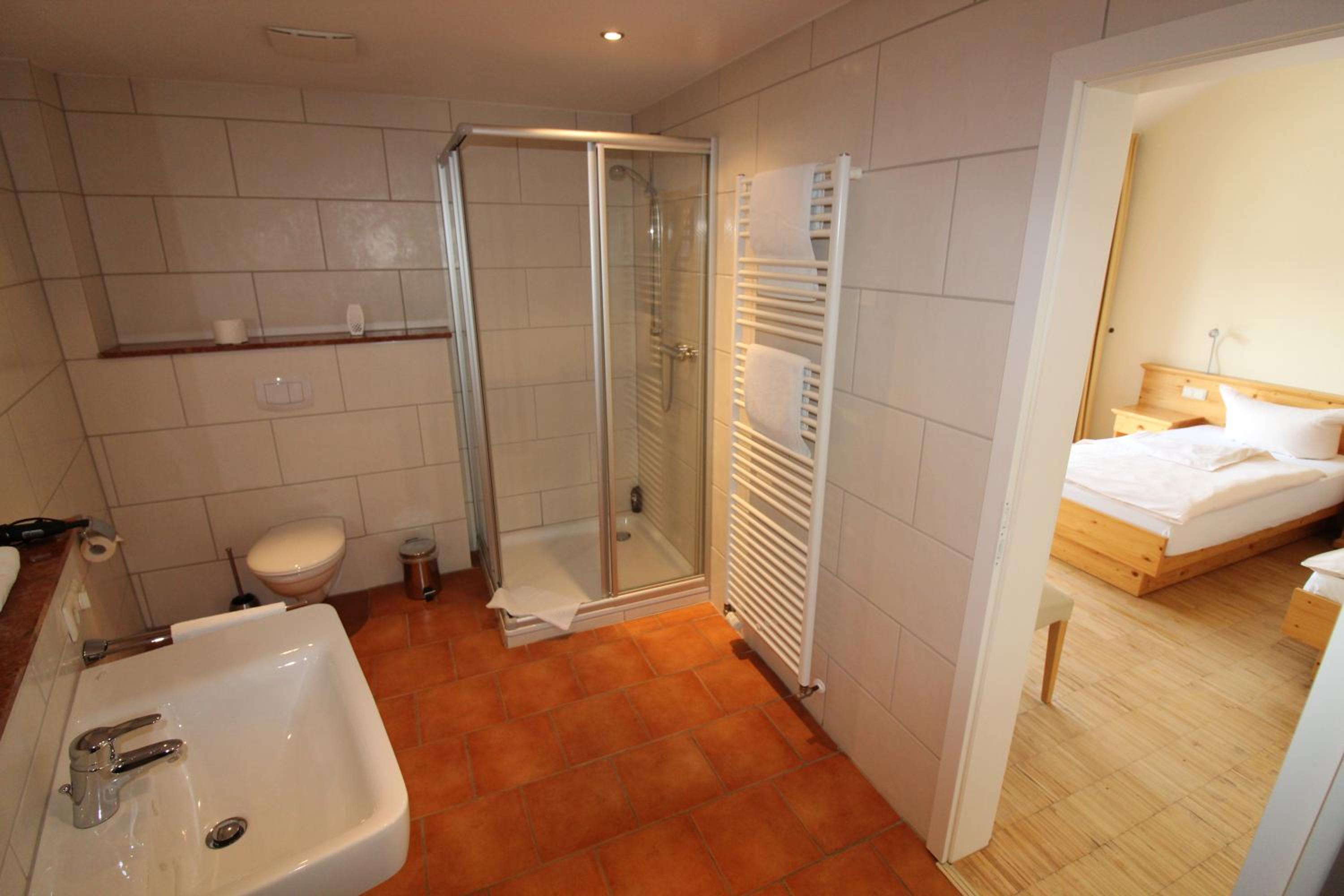 Double Room - Photo 5