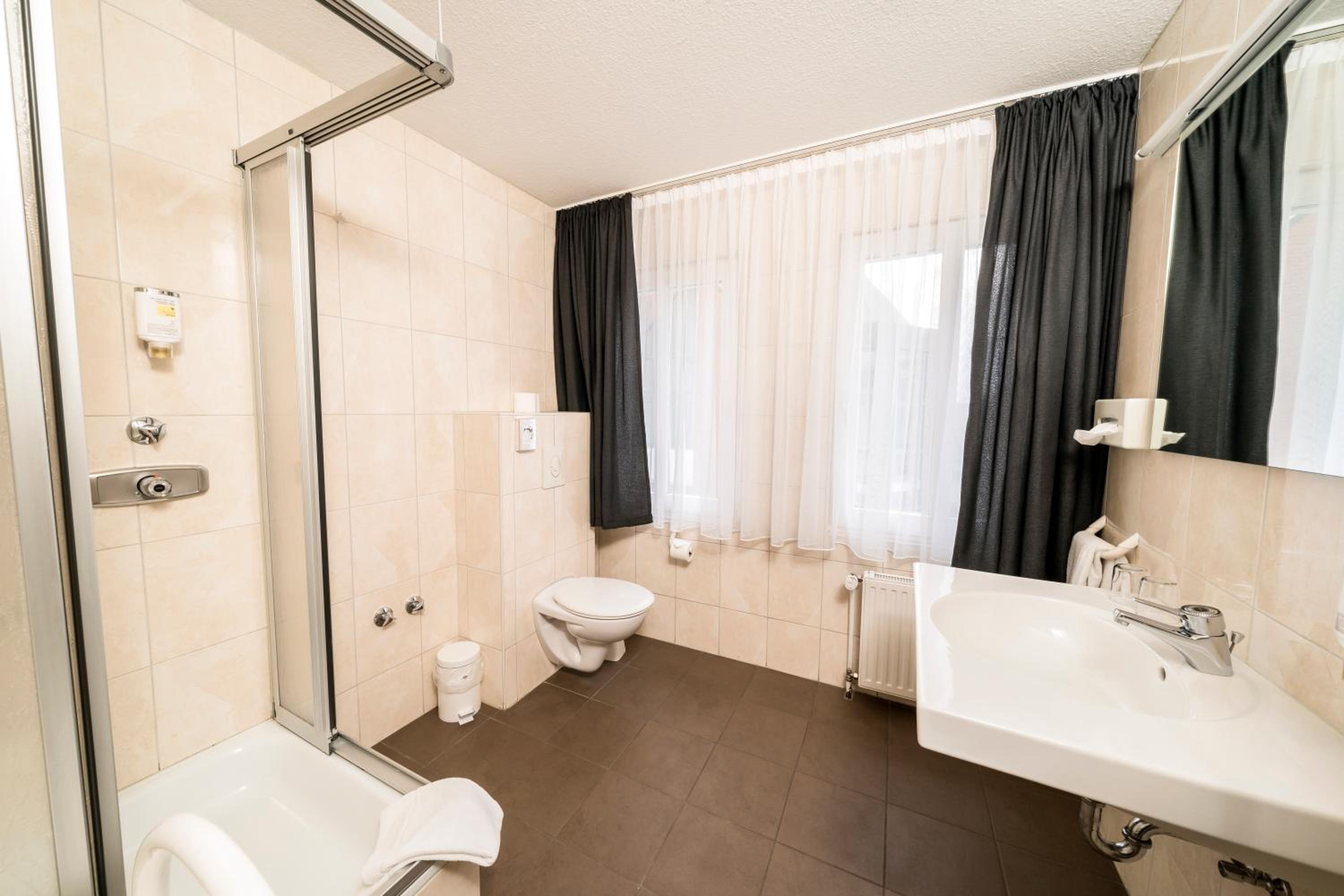 Single Room photo 2