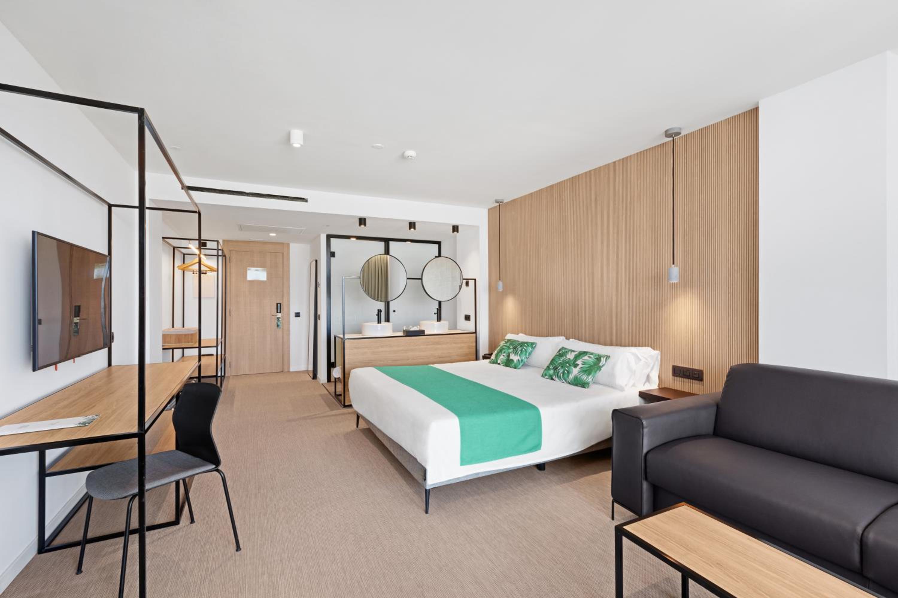Junior Suite (3 Adults) thumbnail 6