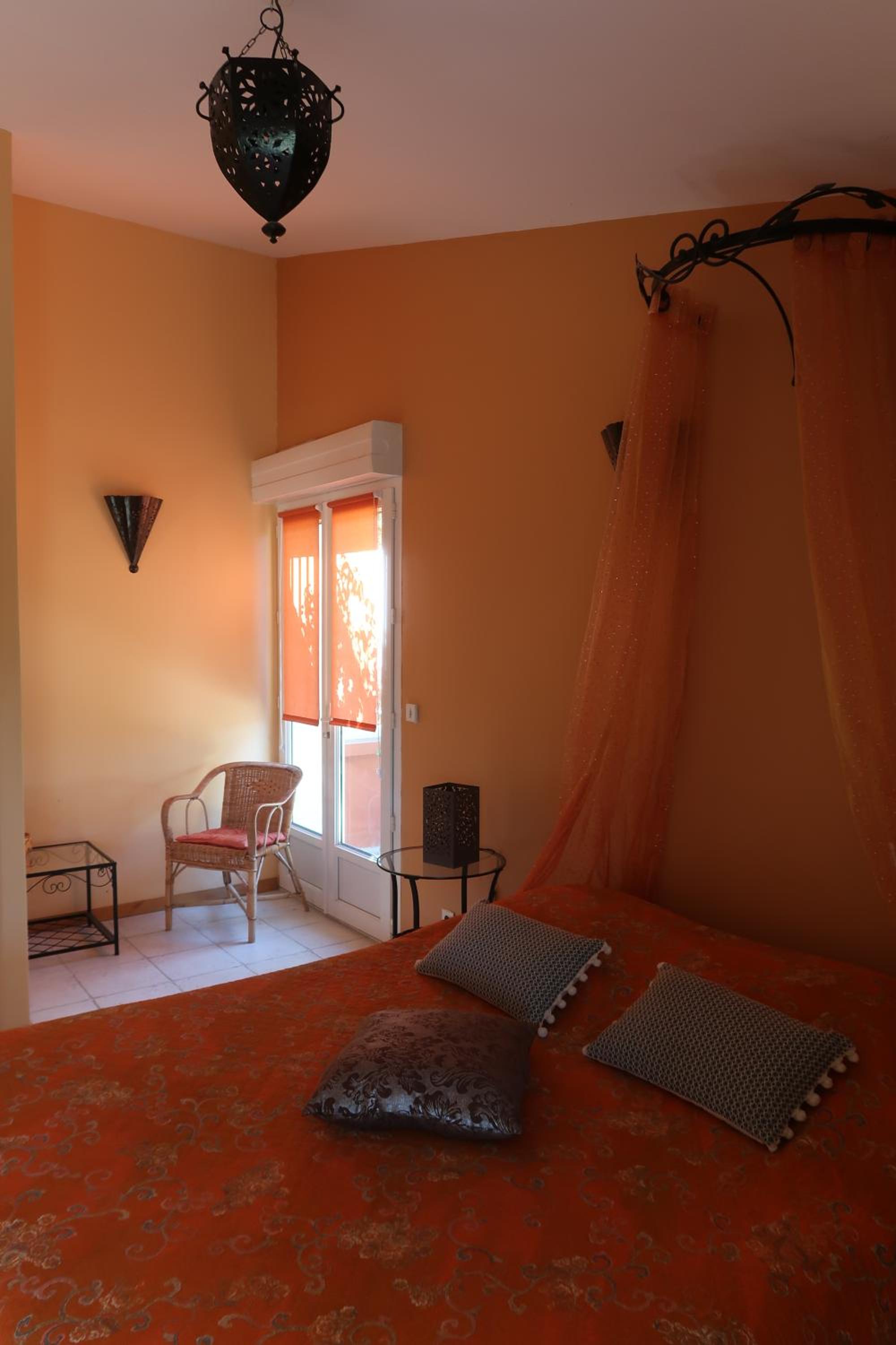 Double Room with Private External Bathroom photo 3