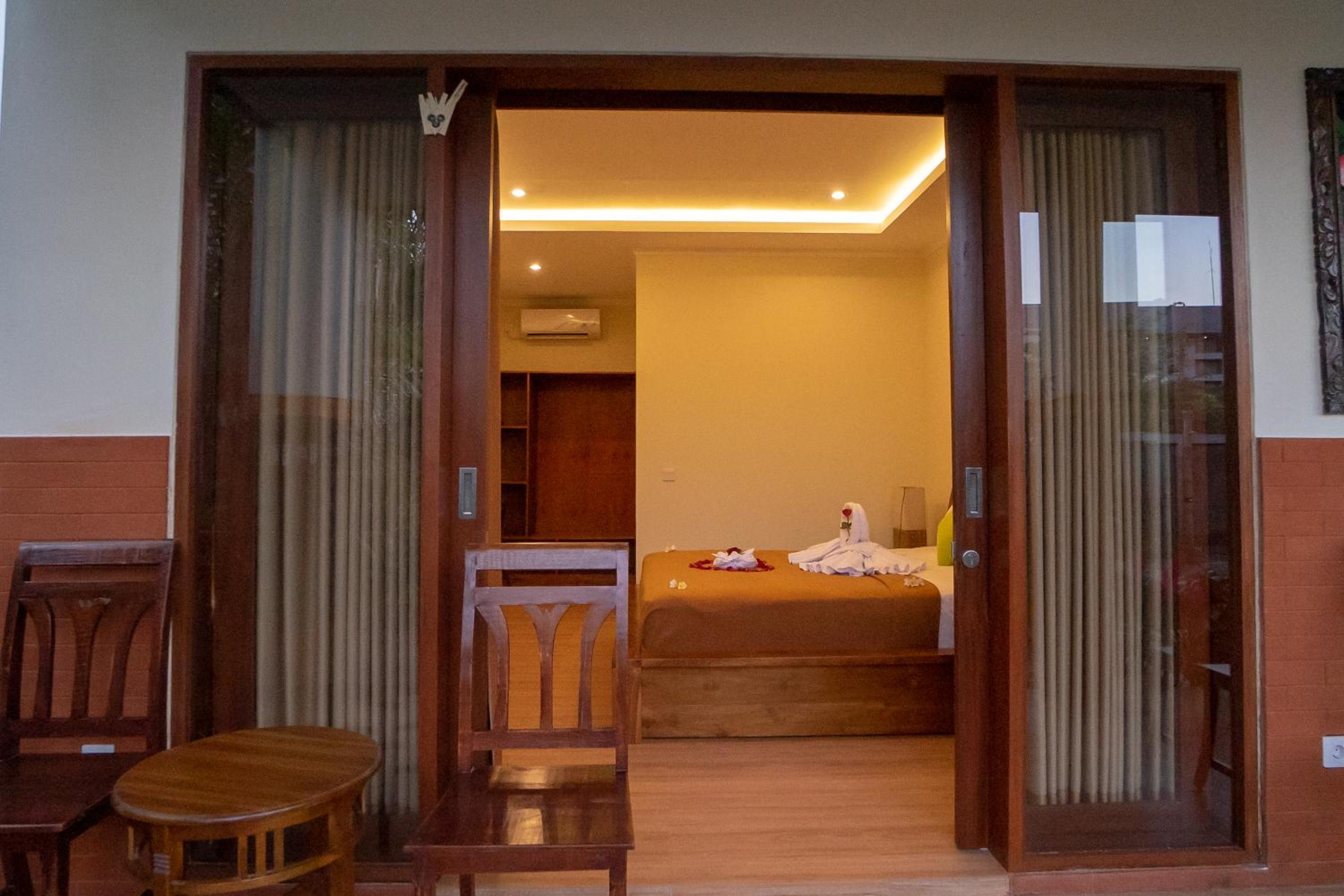 Double Room - Photo 12