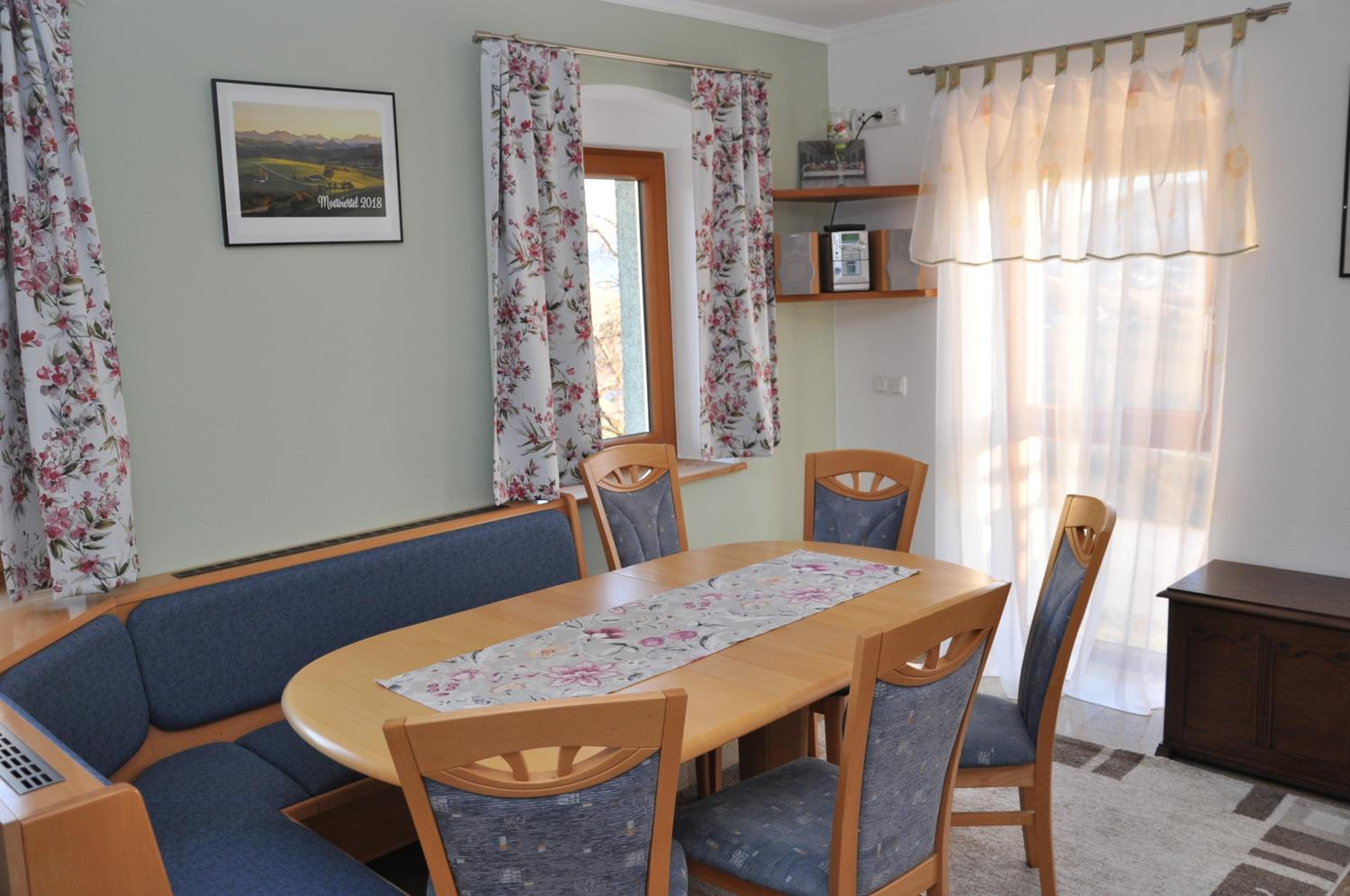 Apartment with Balcony - Photo 11