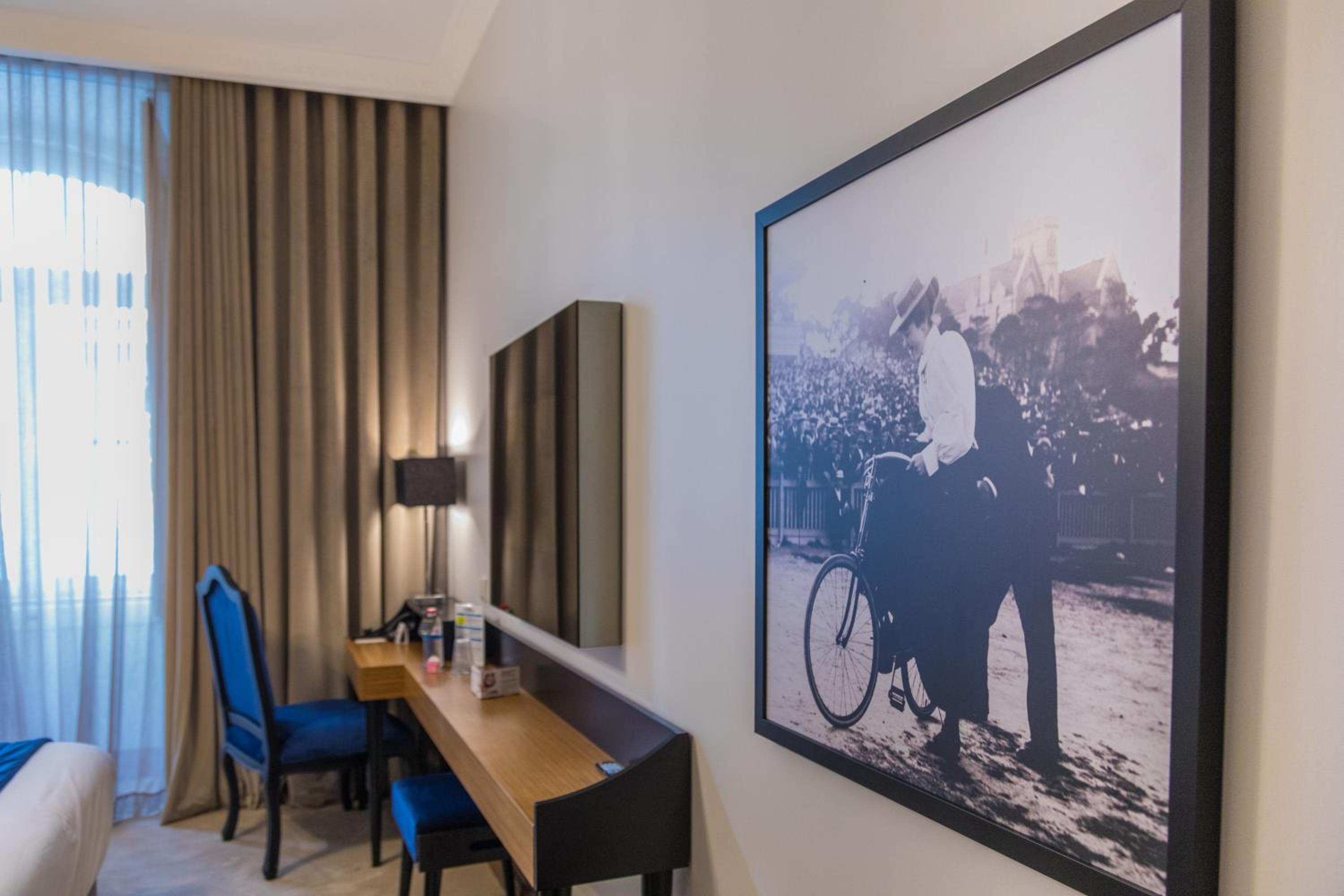Budget Double Room - Photo 11
