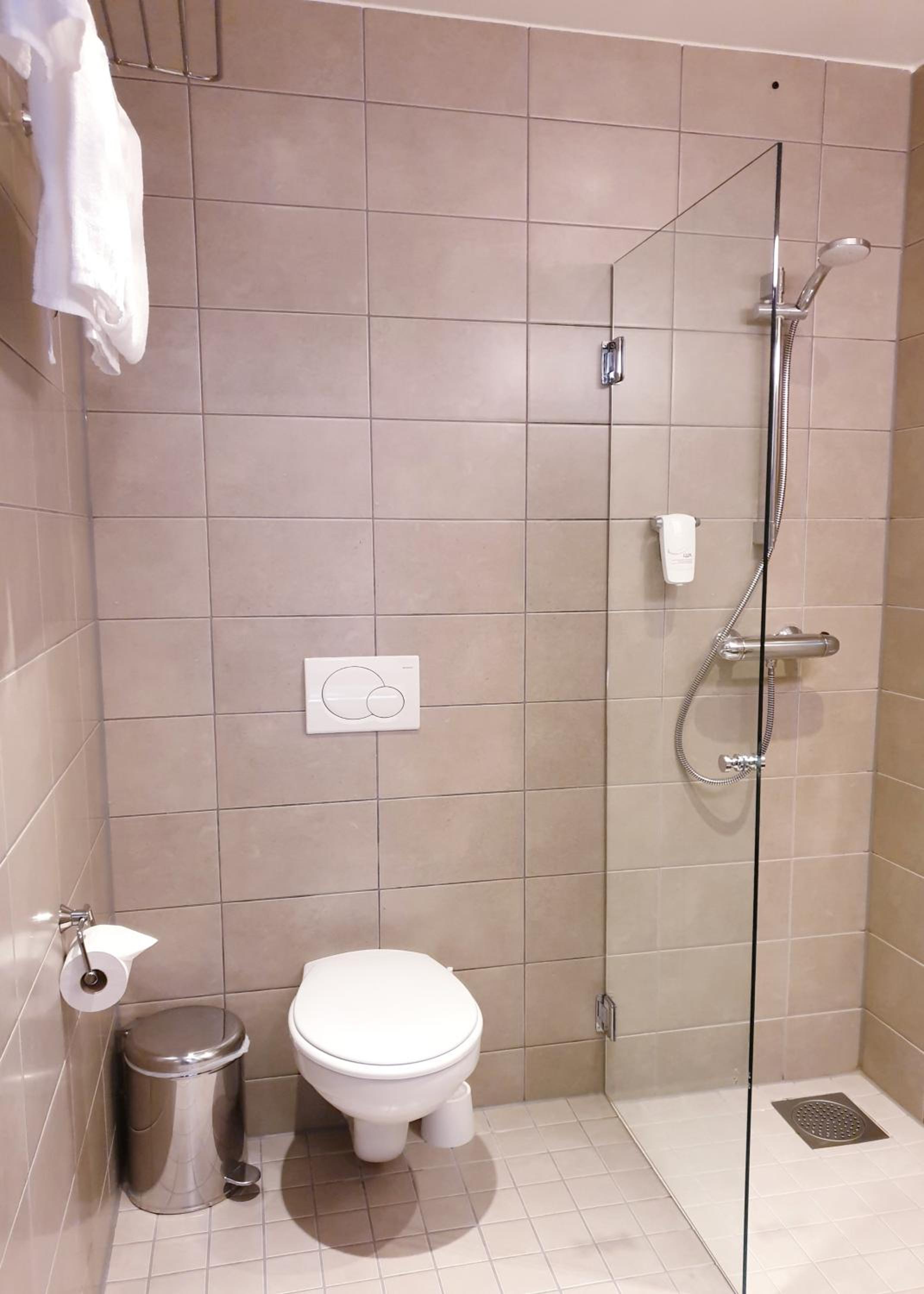 Budget Double Room photo 2