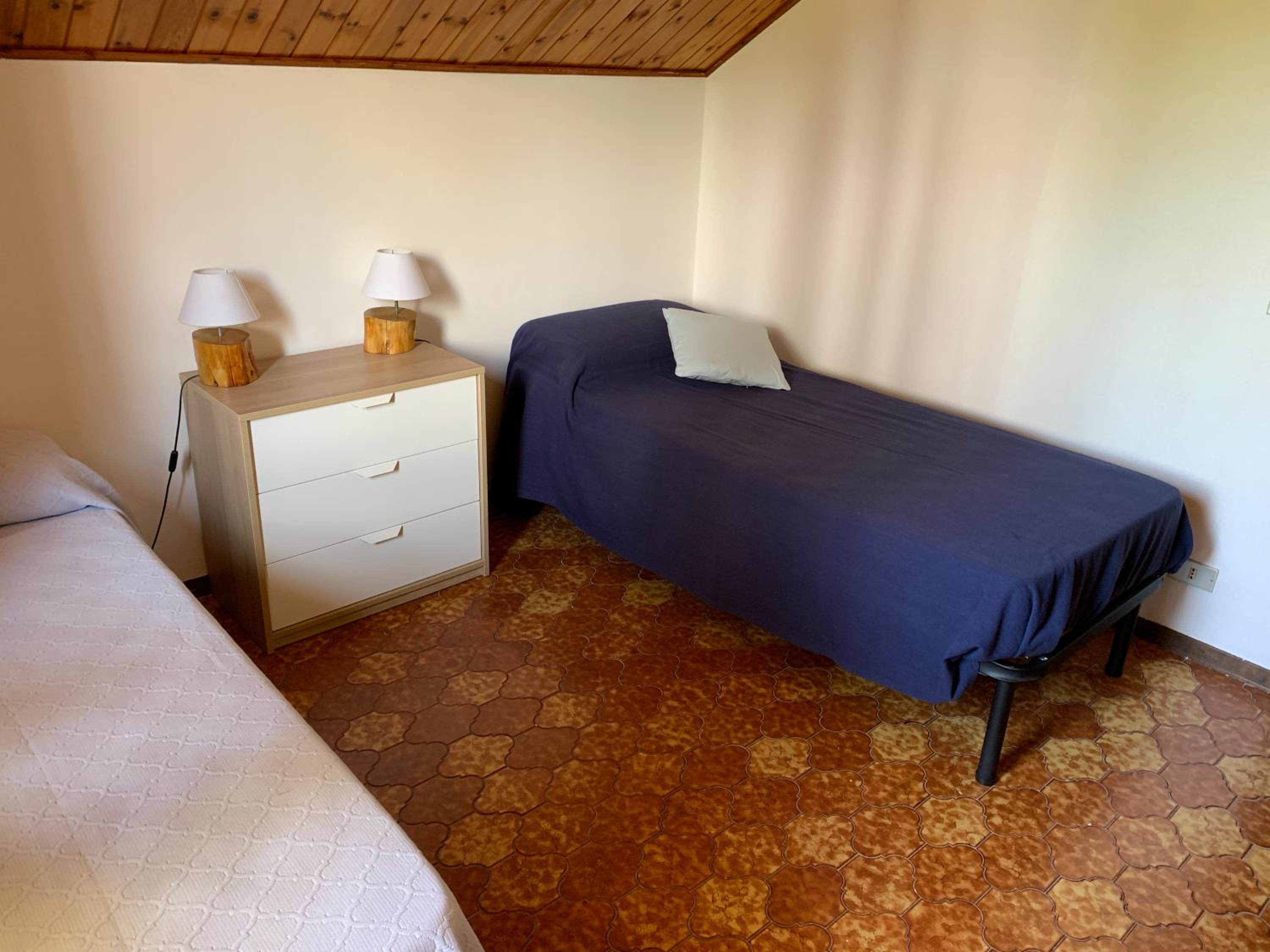 Twin Room with Shared Bathroom photo 1