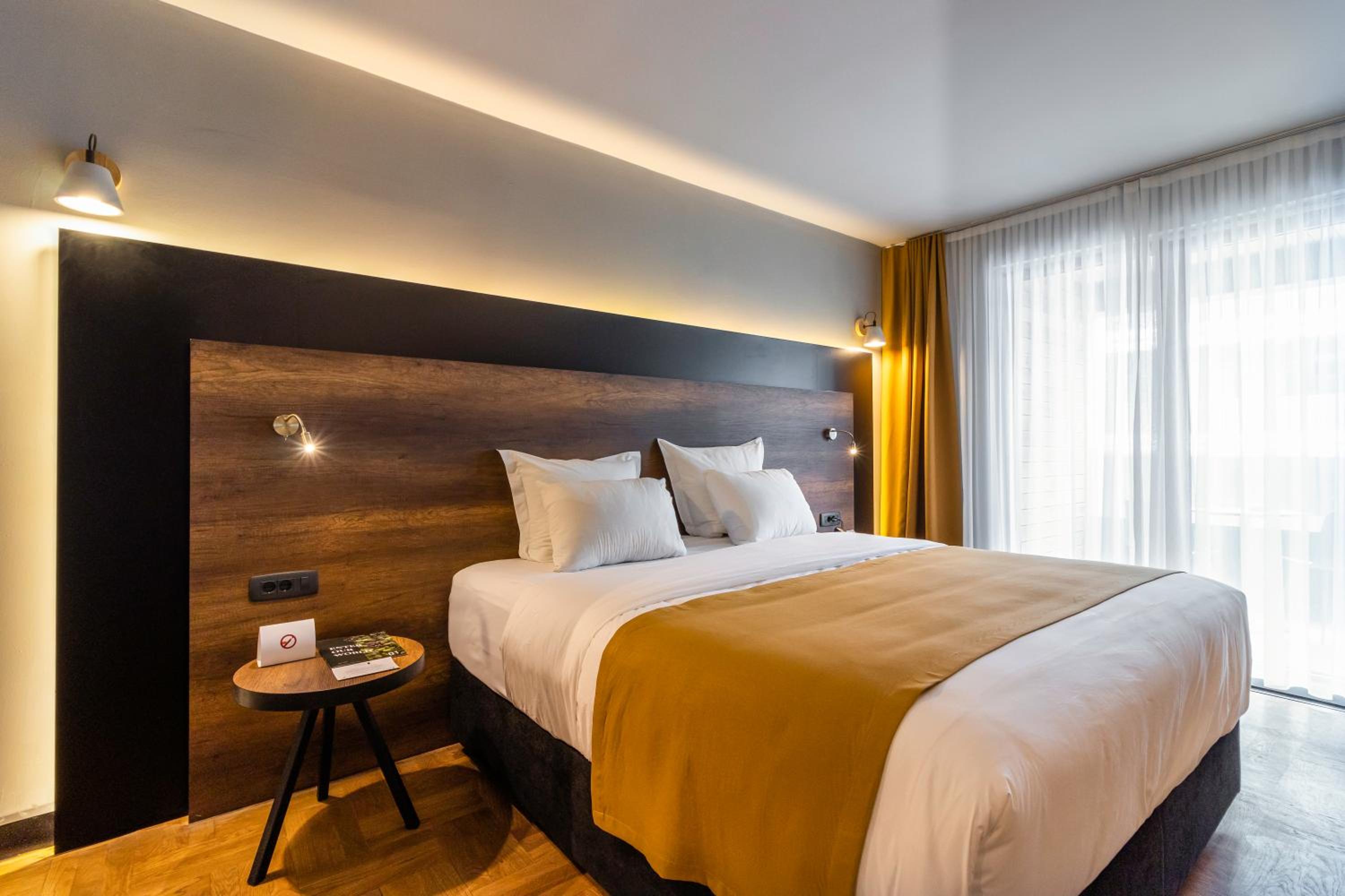 Standard Double Room with Arena View - Photo 1