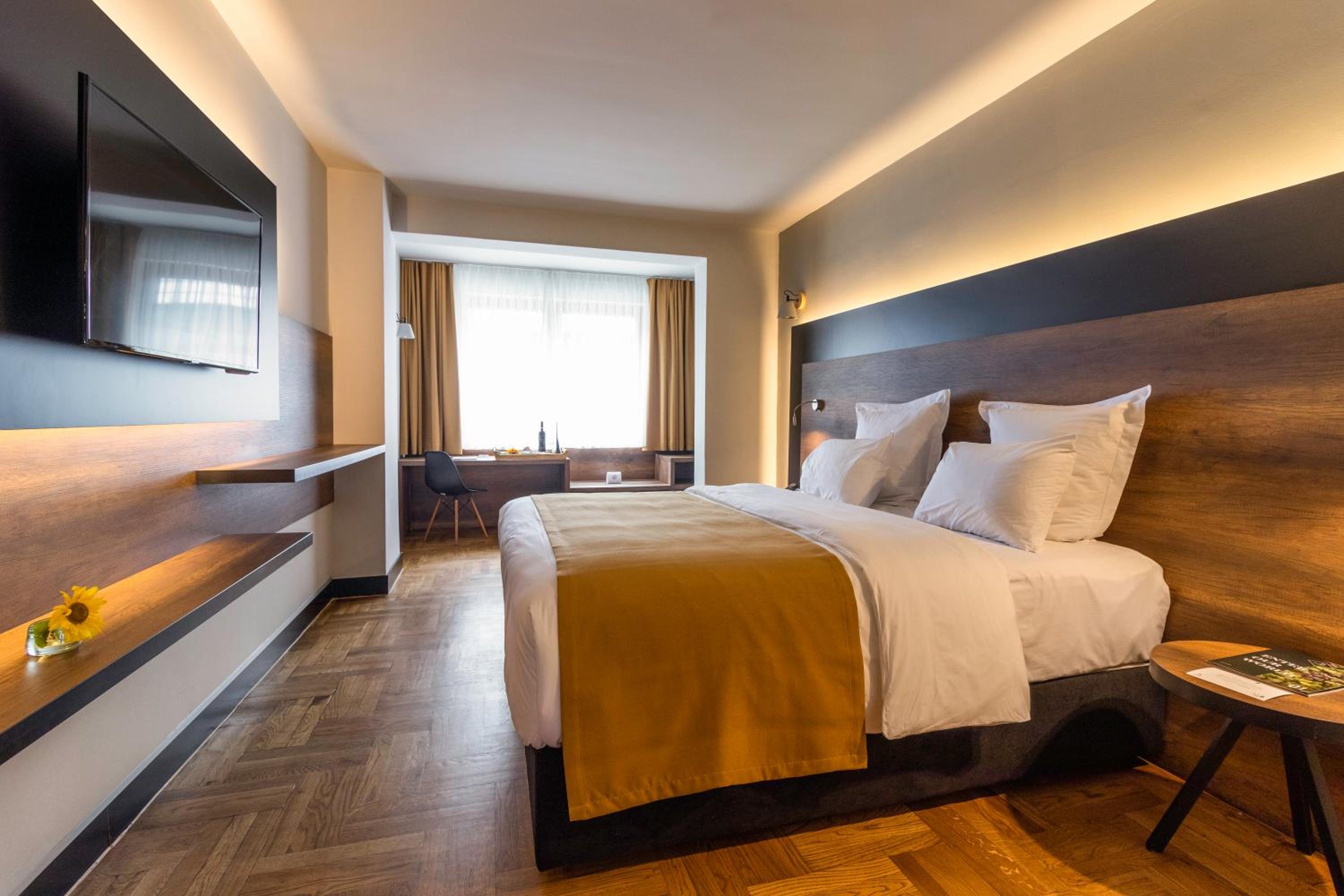 Standard Room With River View - Photo 5