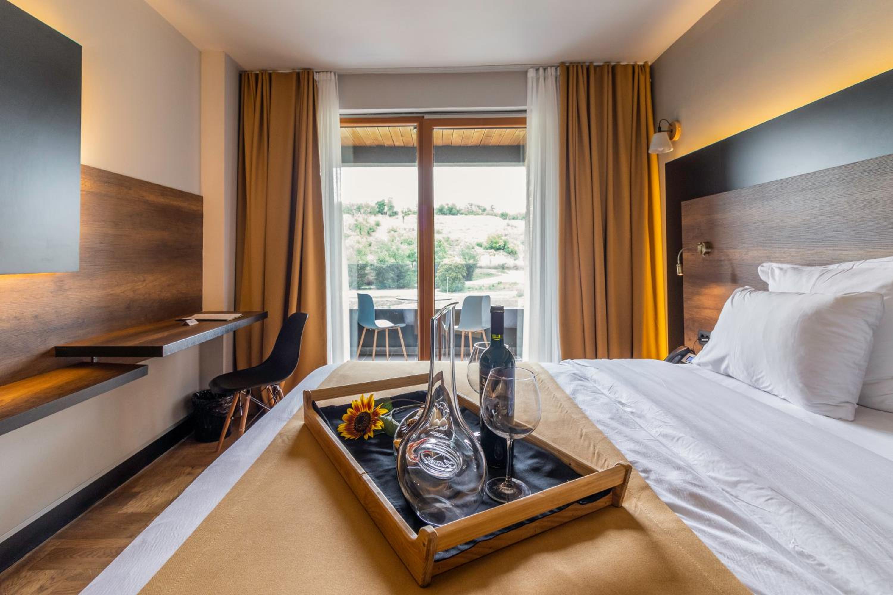 Standard Room With Balcony & River View - Photo 8