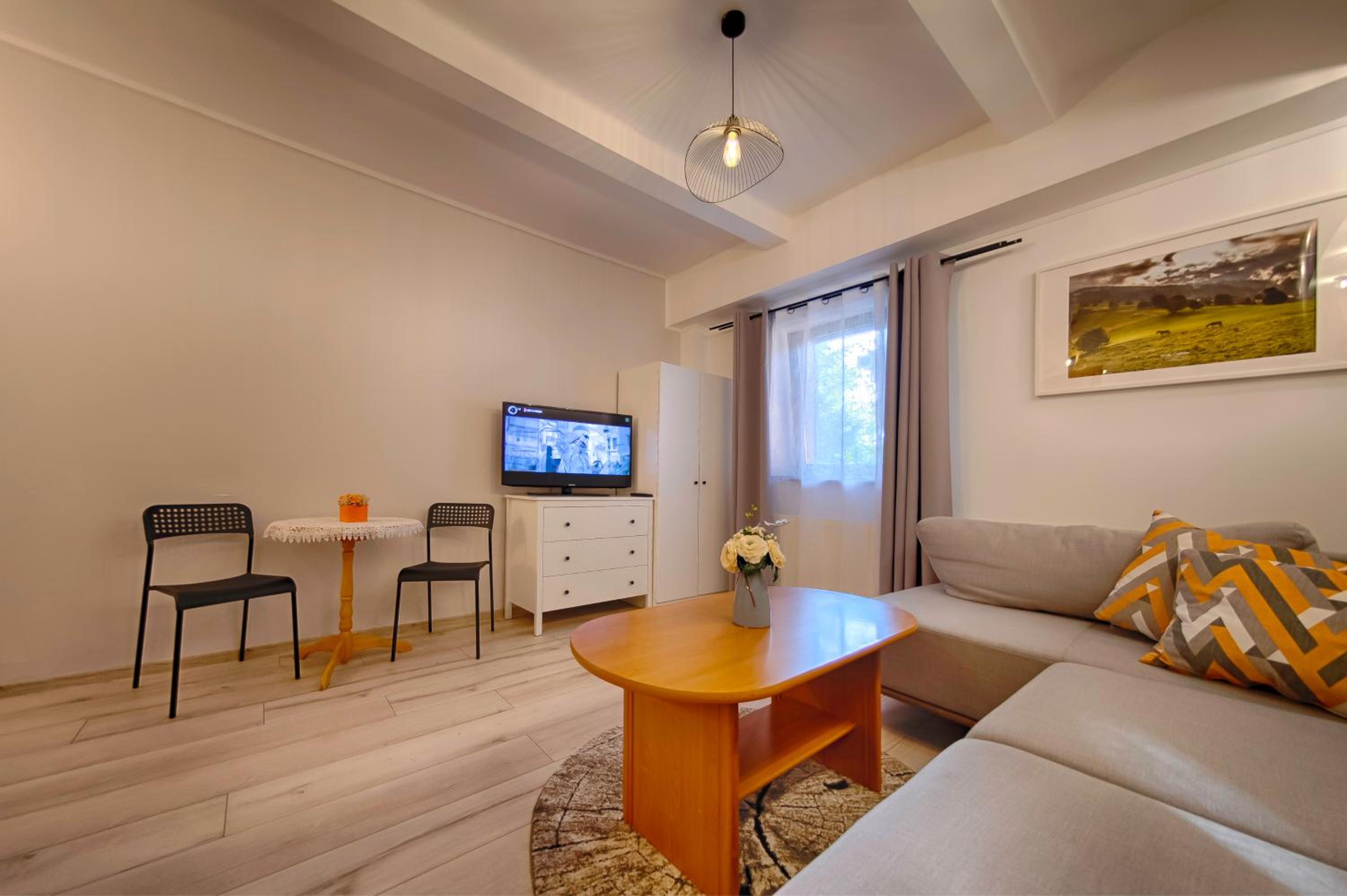 Suite - Ground Floor photo 3