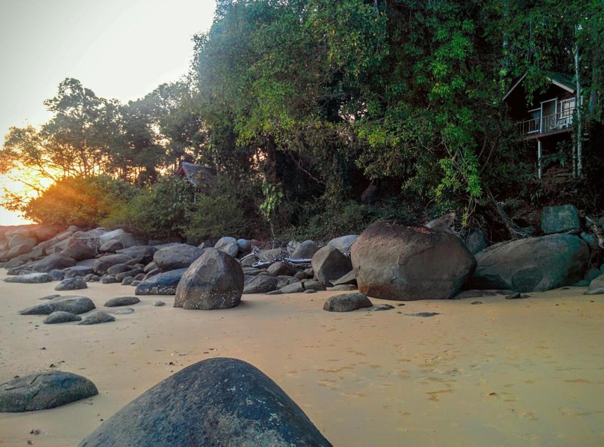 Bungalow - Water Front  - Photo 5