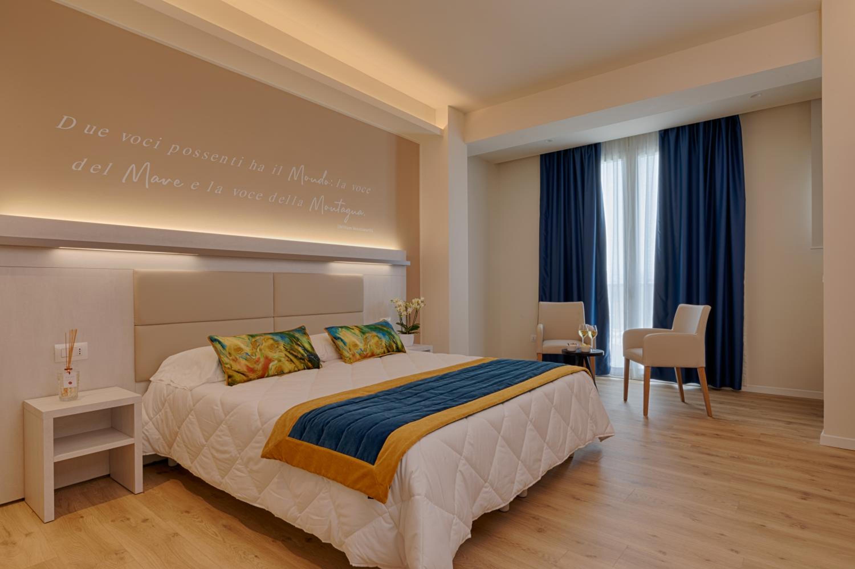 Junior Suite with Sea View photo 1