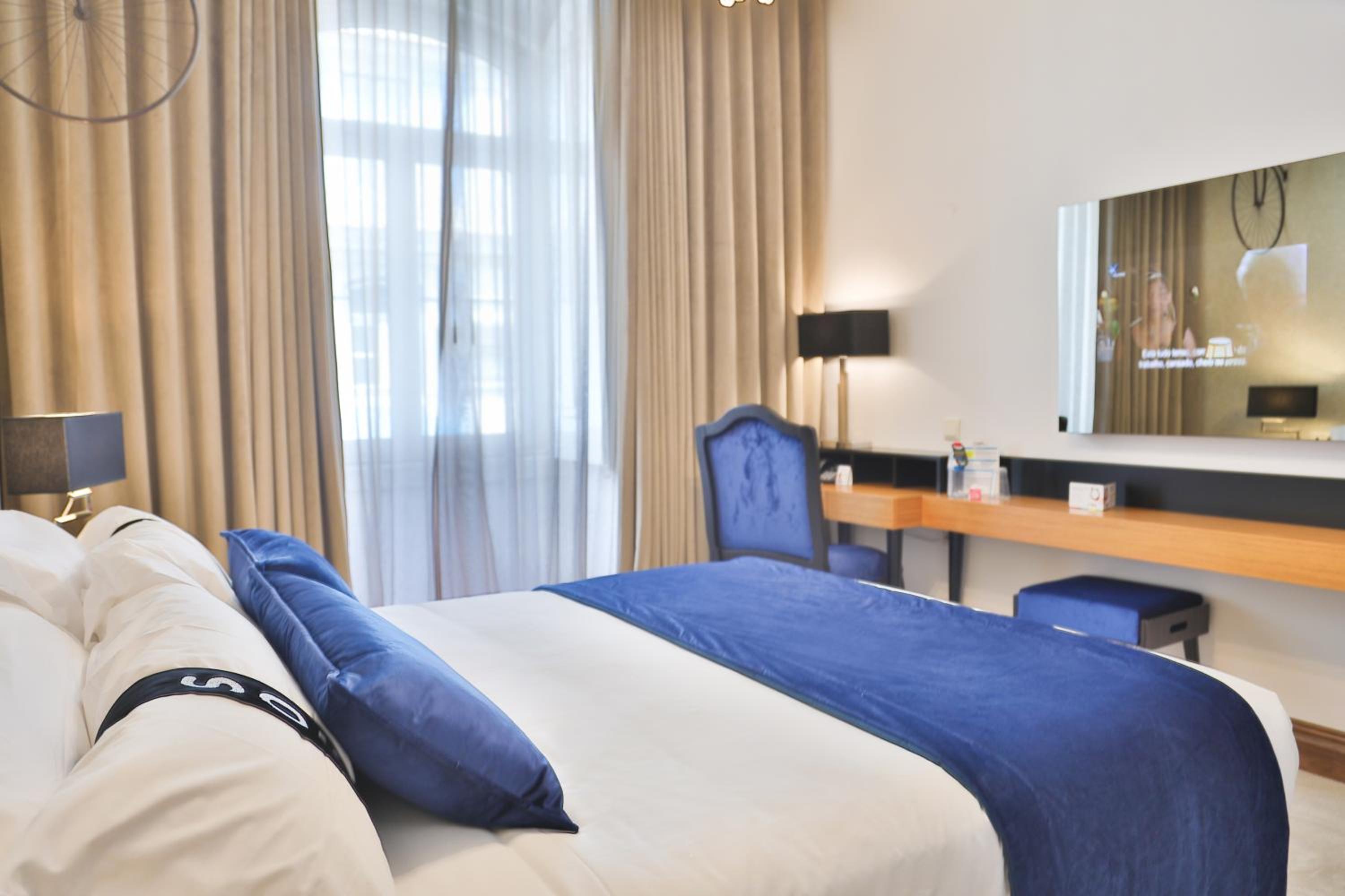 Double Room - Photo 8