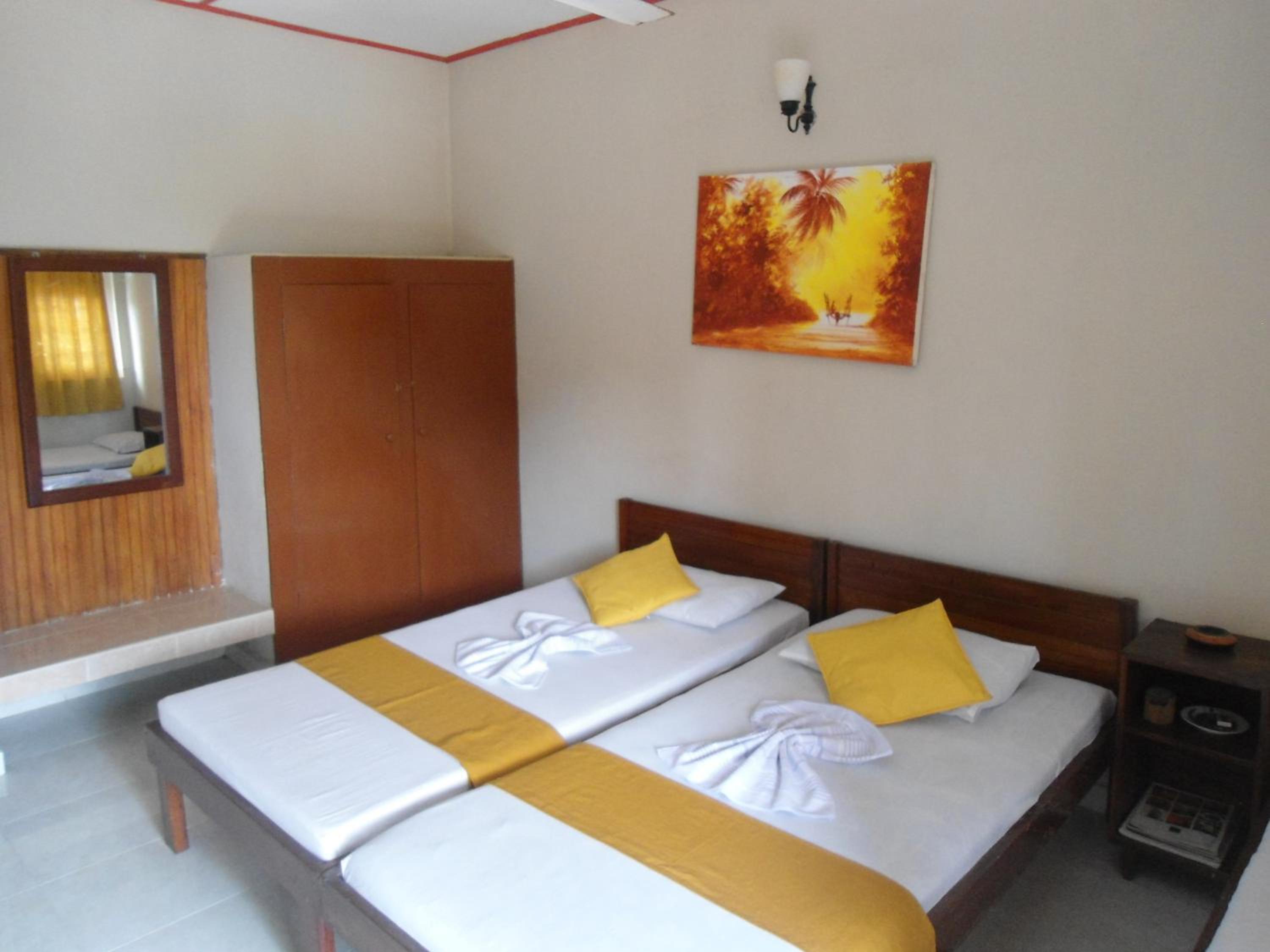 Double Or Twin Room (Fan) With 10% Discount On Laundry photo 3