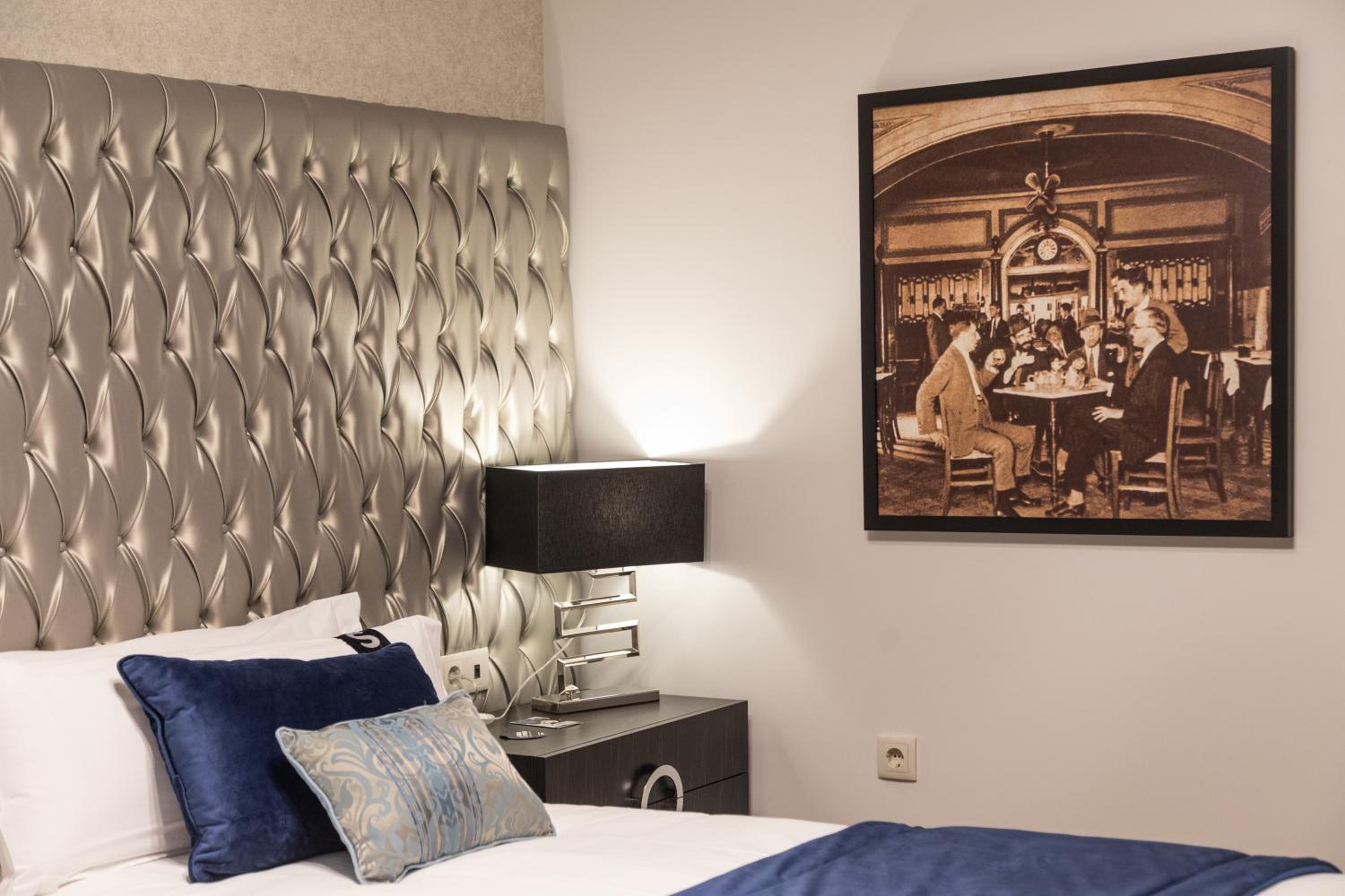 Twin Room - Photo 2