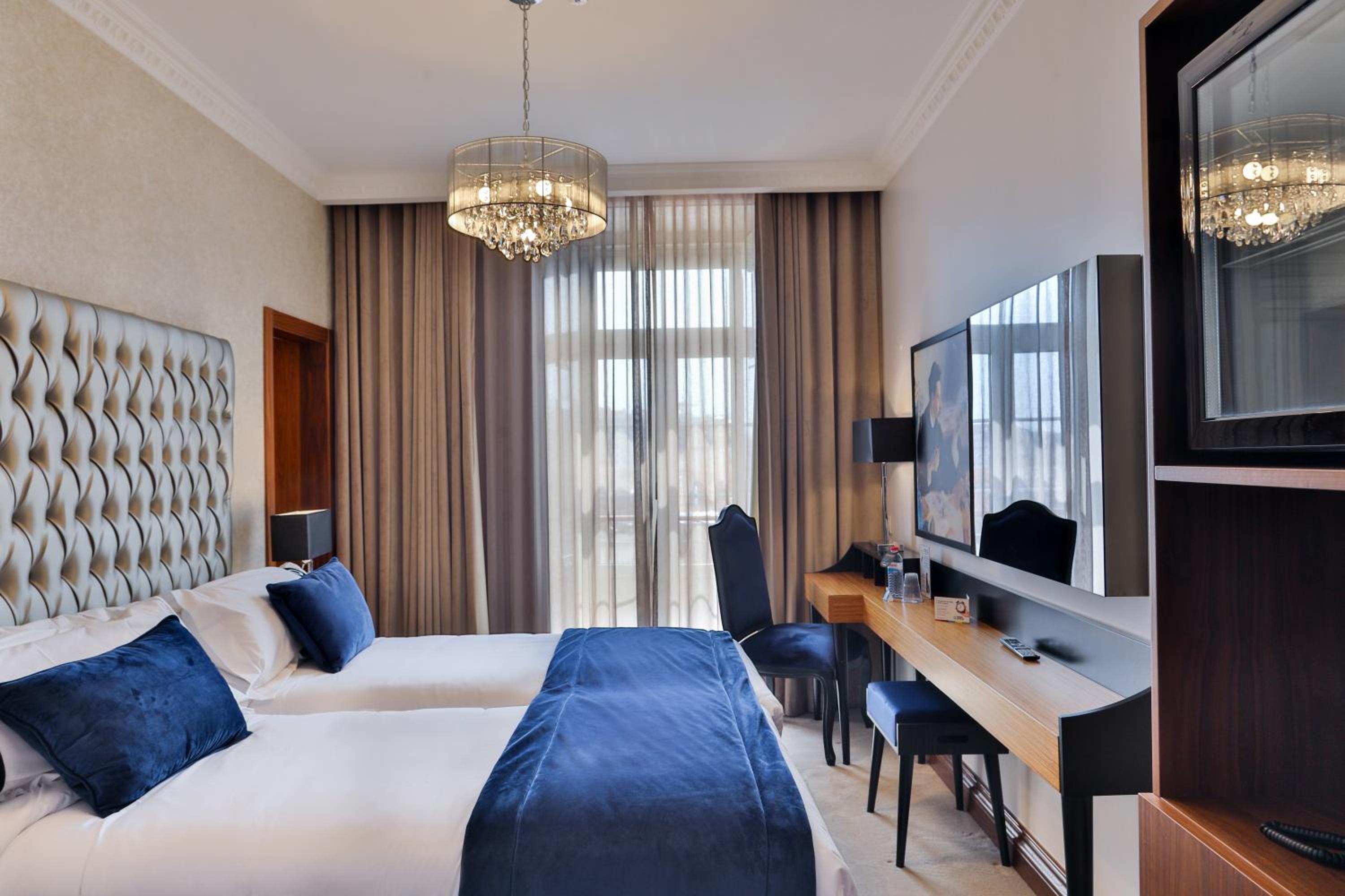 Twin Room - Photo 1
