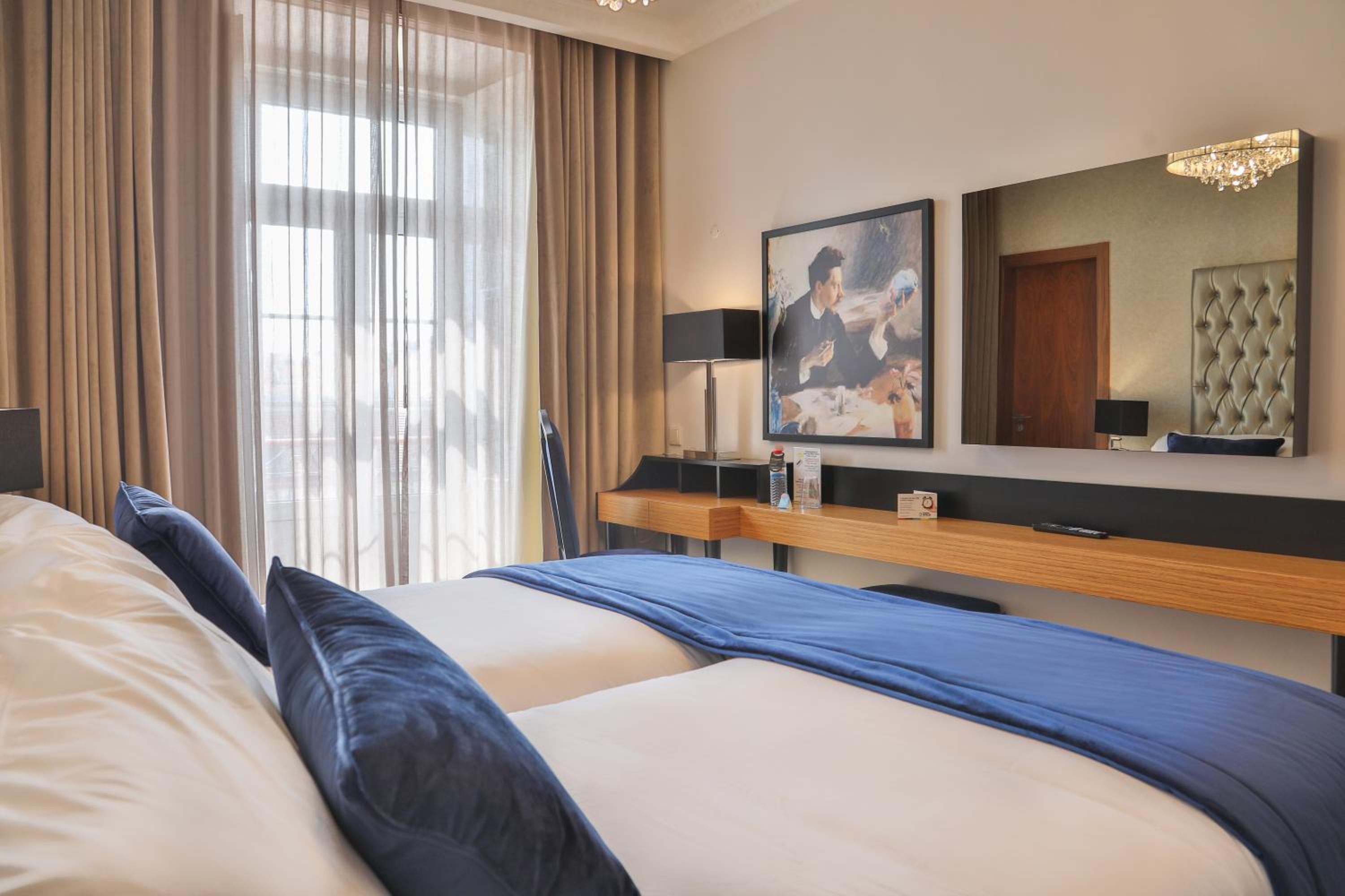 Twin Room - Photo 6