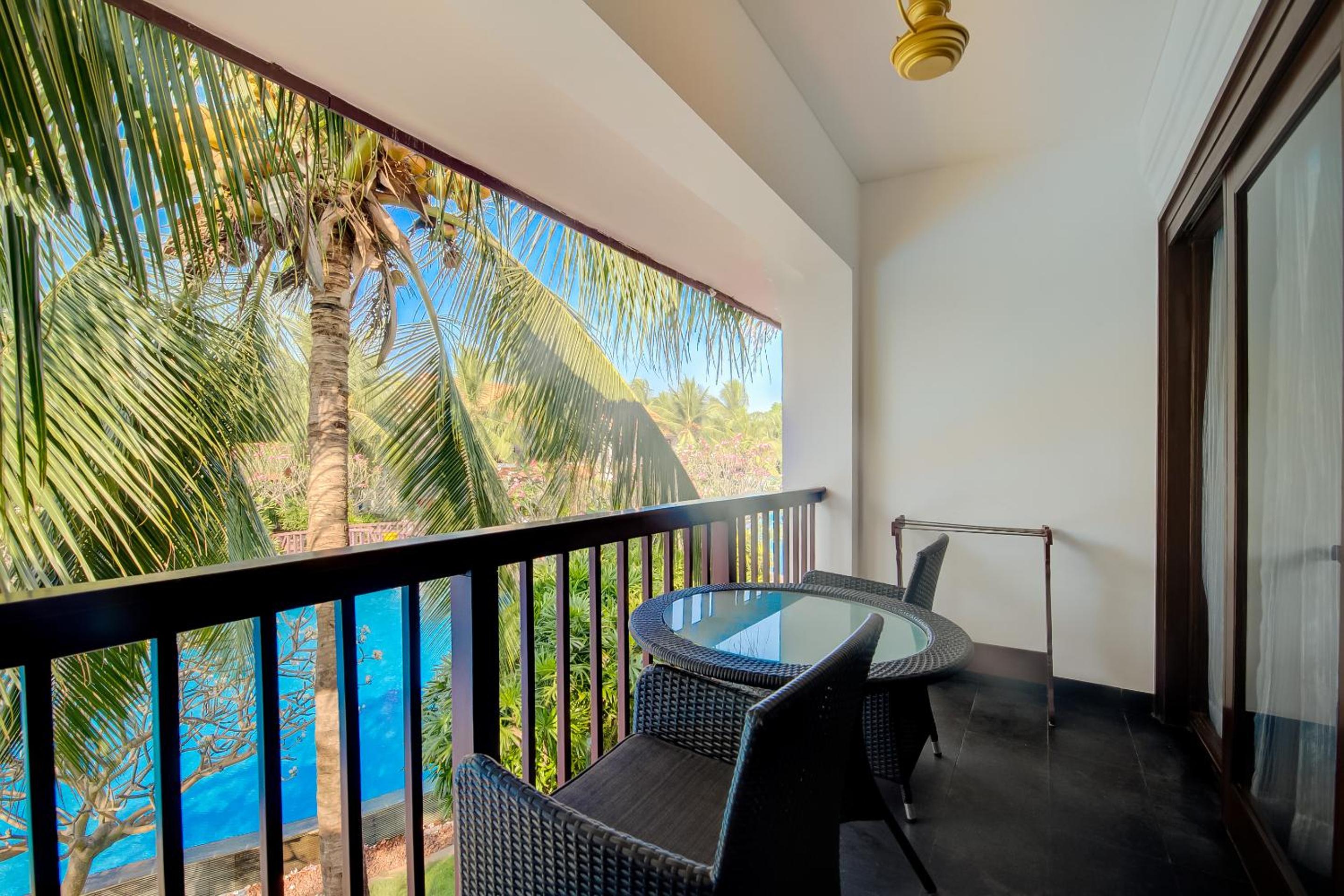 Poolside Chalet with Complimentary Hi Tea - Photo 7