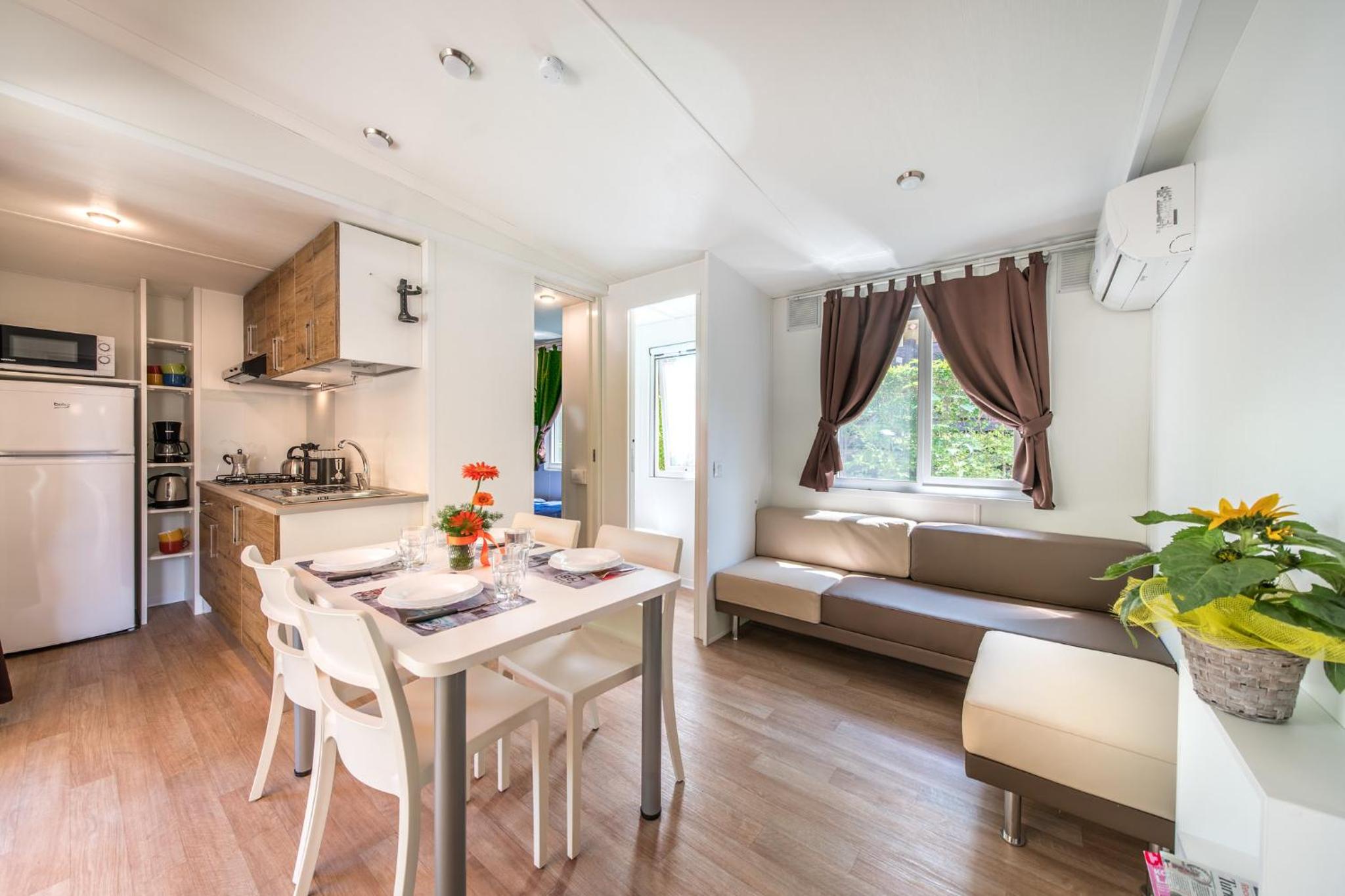 Superior Bungalow - Photo 3