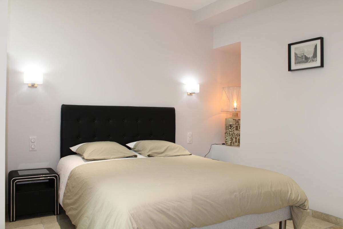 Double Room with Private External Bathroom photo 1