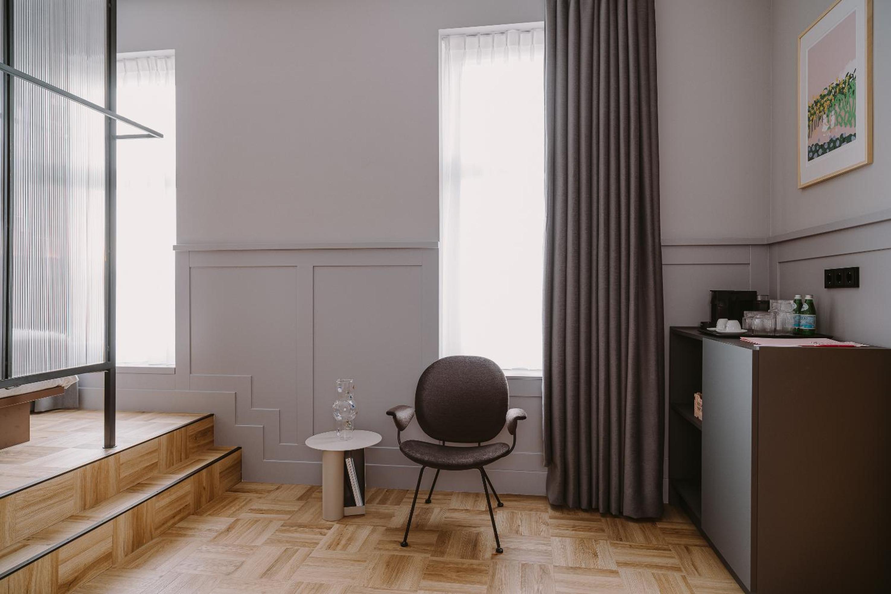 Large Double Room - Photo 4