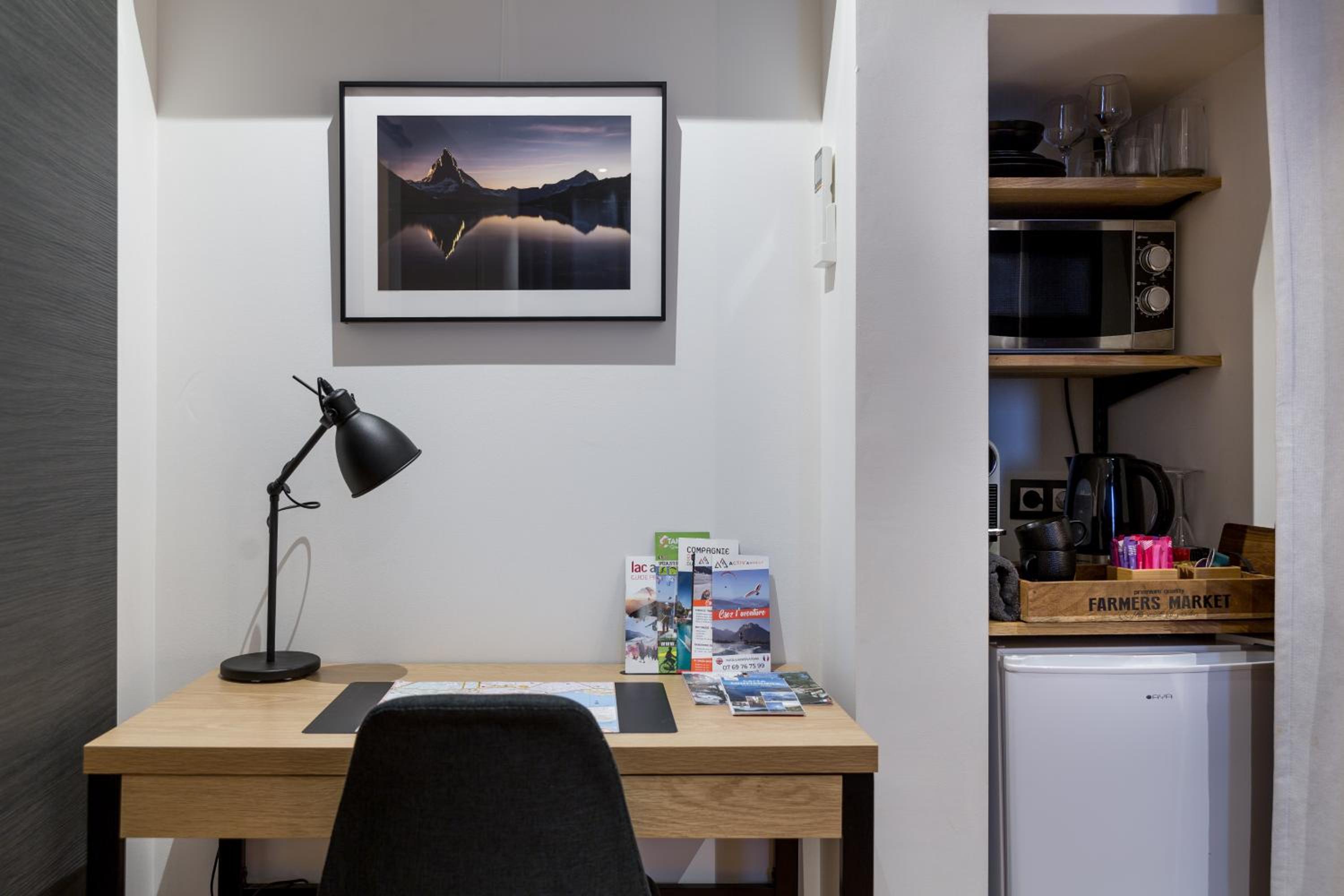 Studio Apartment - Photo 3