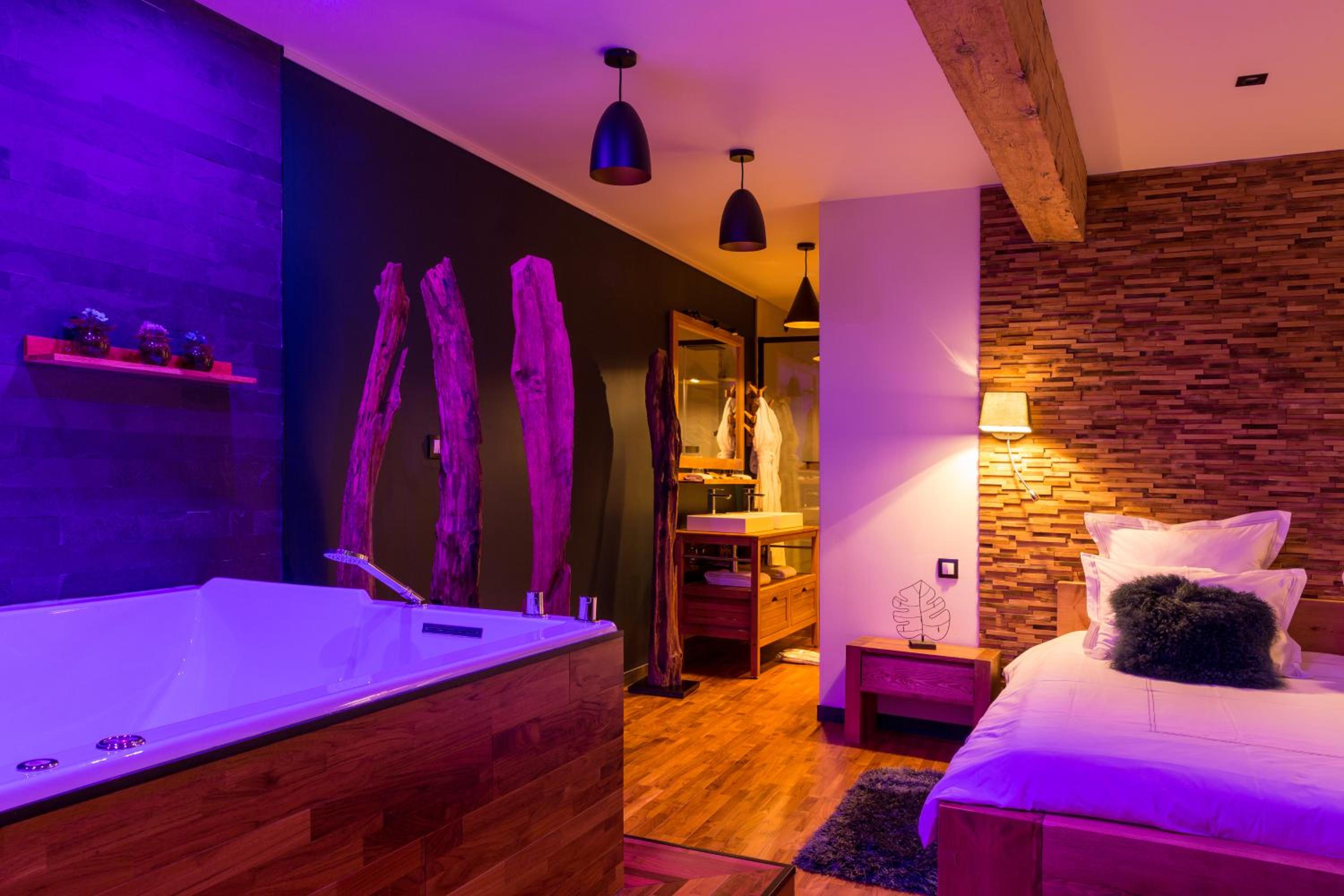 Suite with Jacuzzi and Sauna - Photo 6